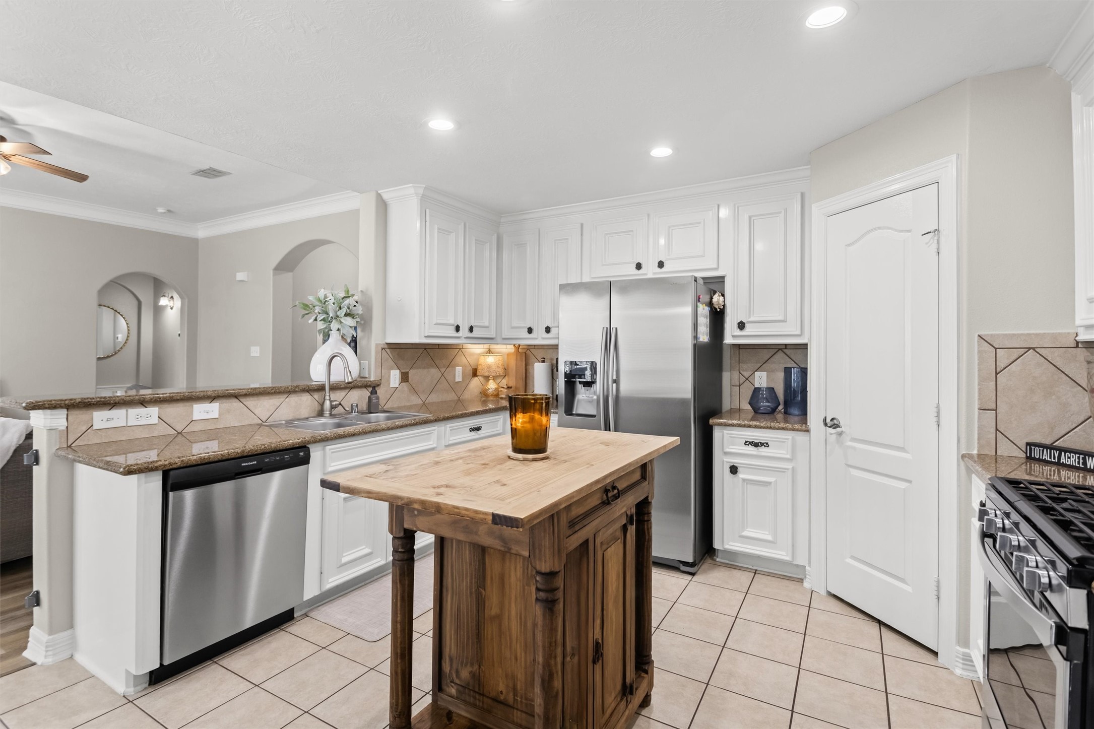 12762 Point Aquarius Boulevard, Willis, TX 77318
