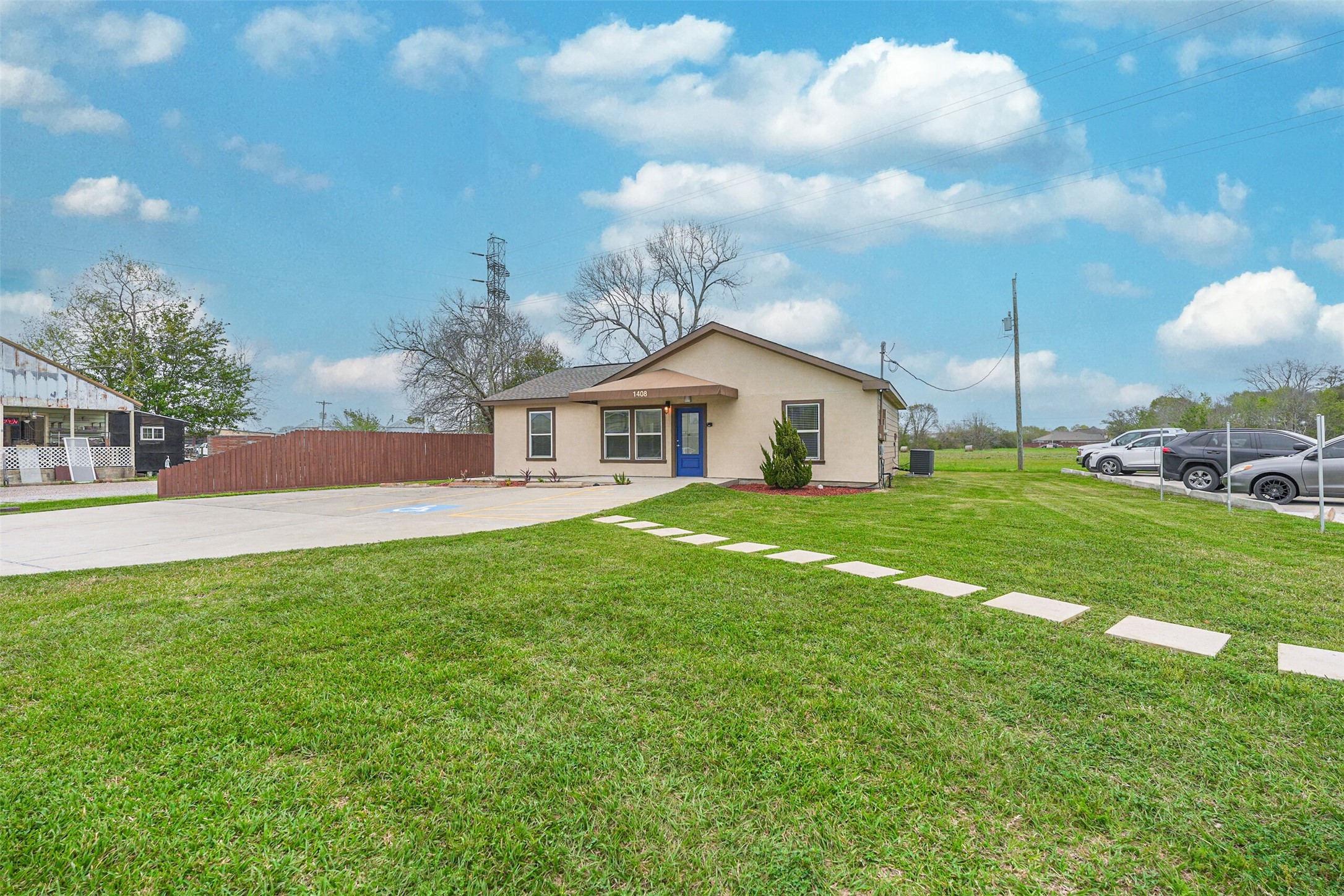 1408 W Highway 6, Alvin, TX 77511