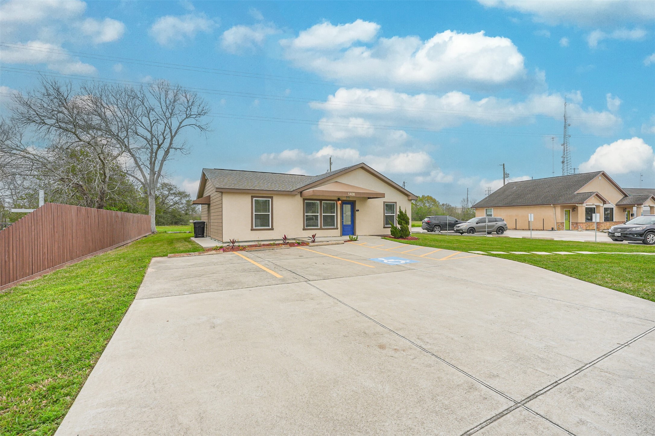 1408 W Highway 6, Alvin, TX 77511