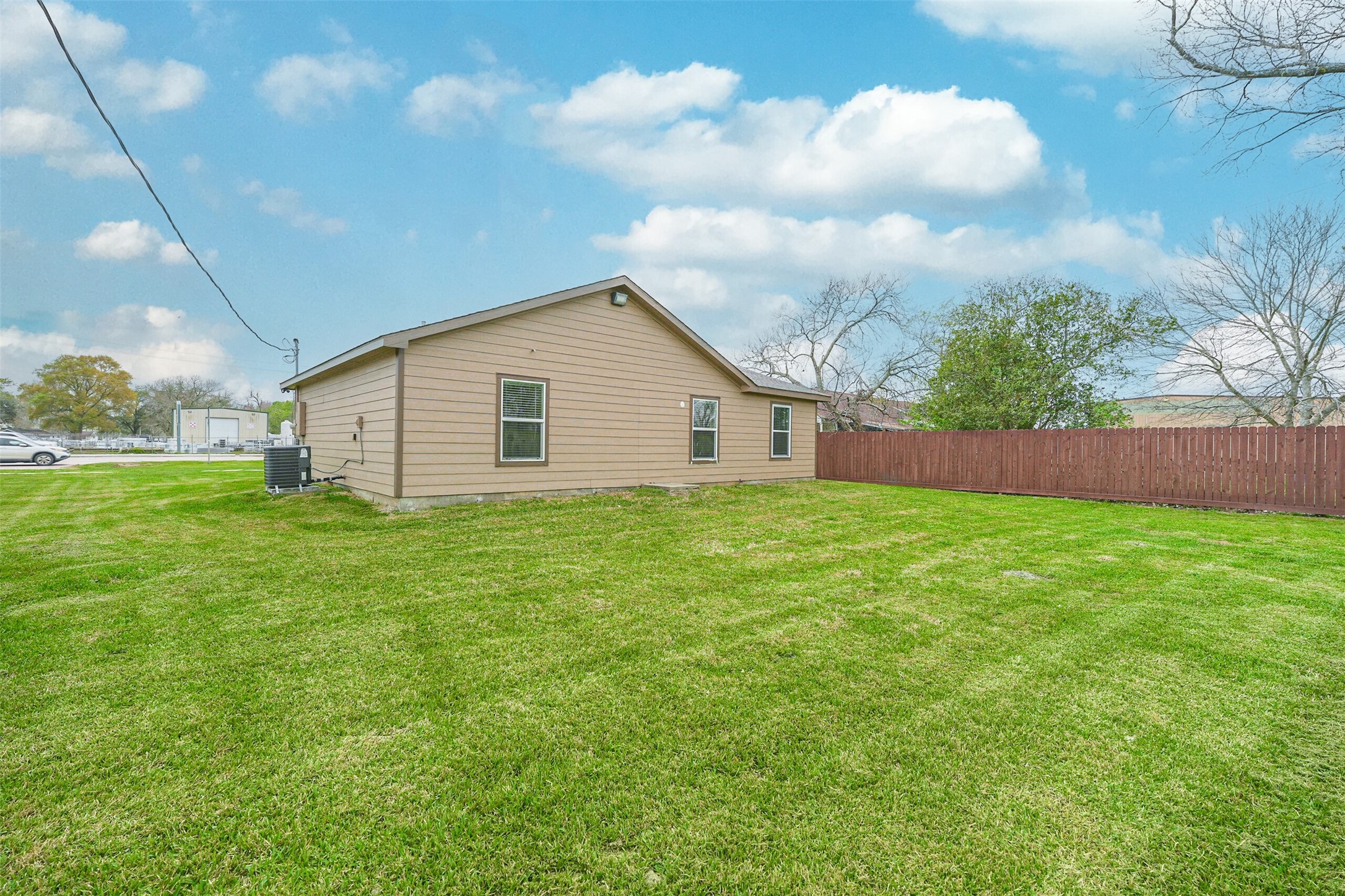 1408 W Highway 6, Alvin, TX 77511