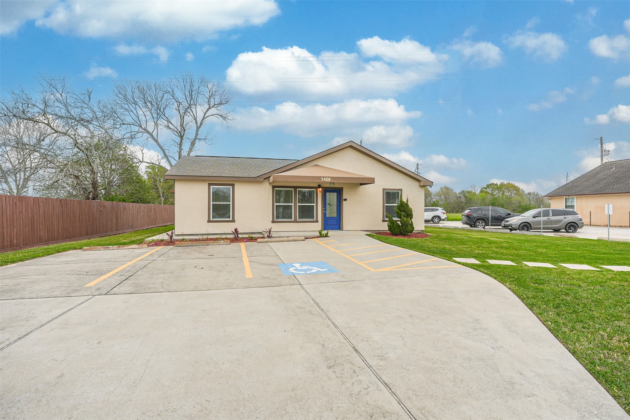 1408 W Highway 6, Alvin, TX 77511