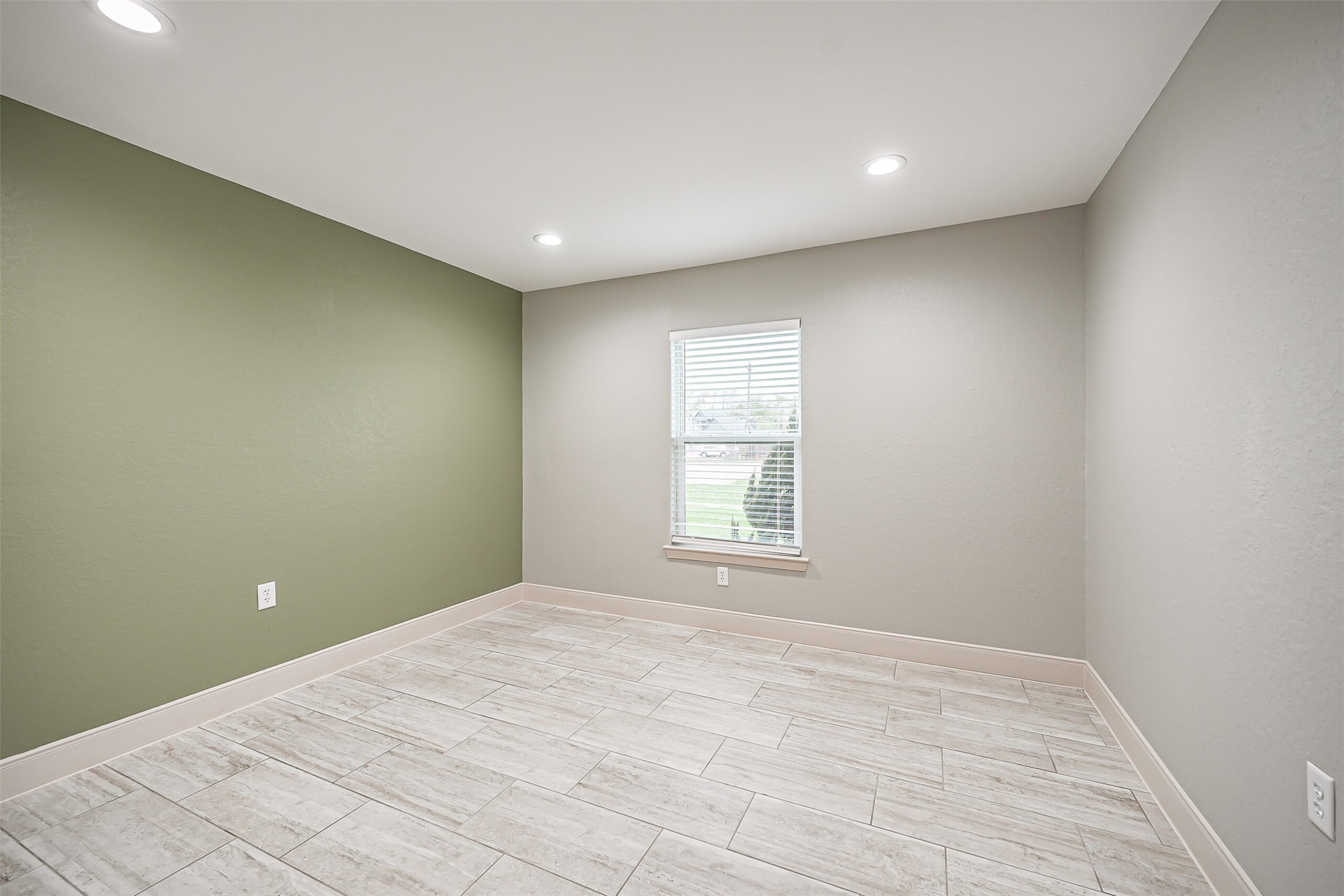 1408 W Highway 6, Alvin, TX 77511