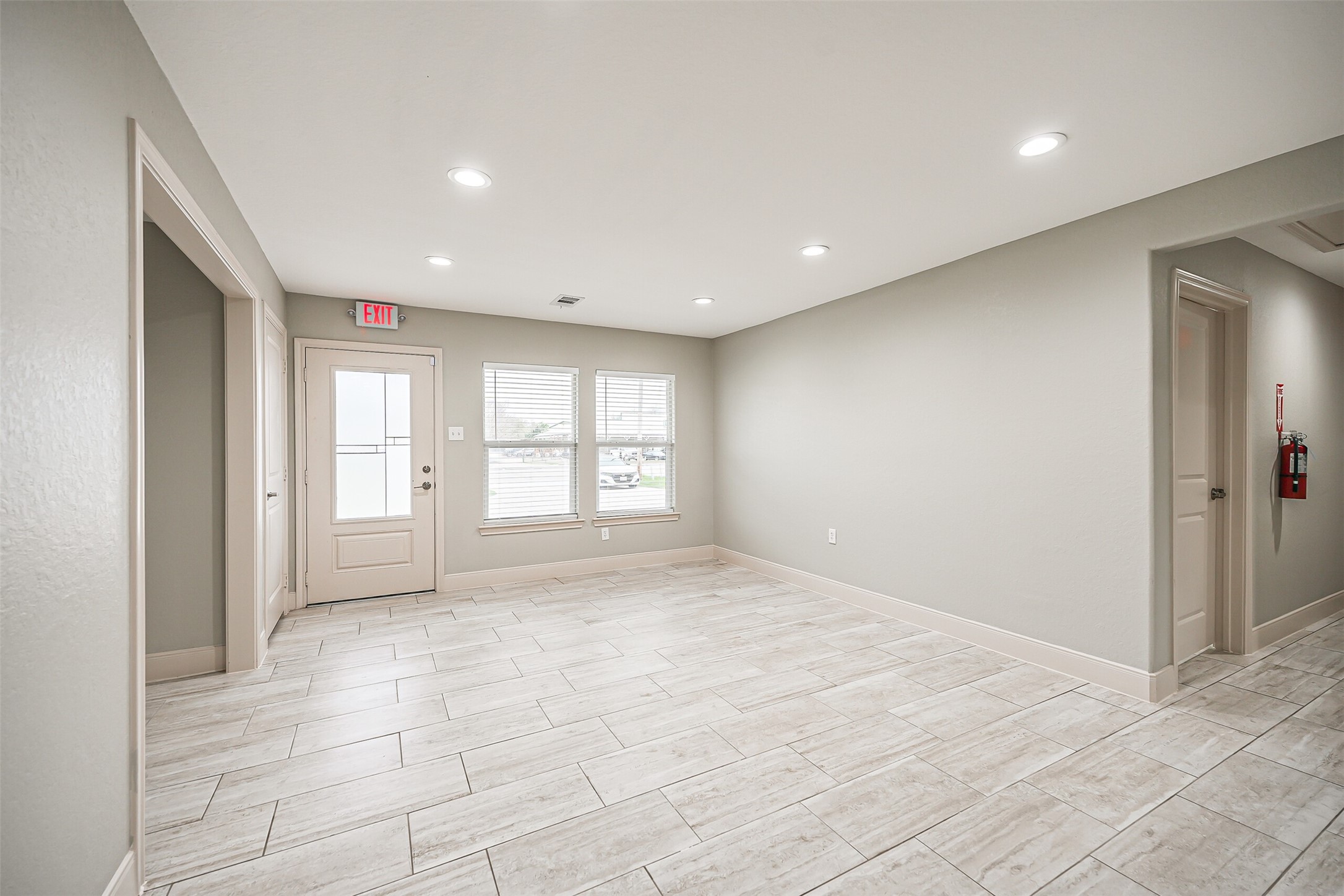 1408 W Highway 6, Alvin, TX 77511