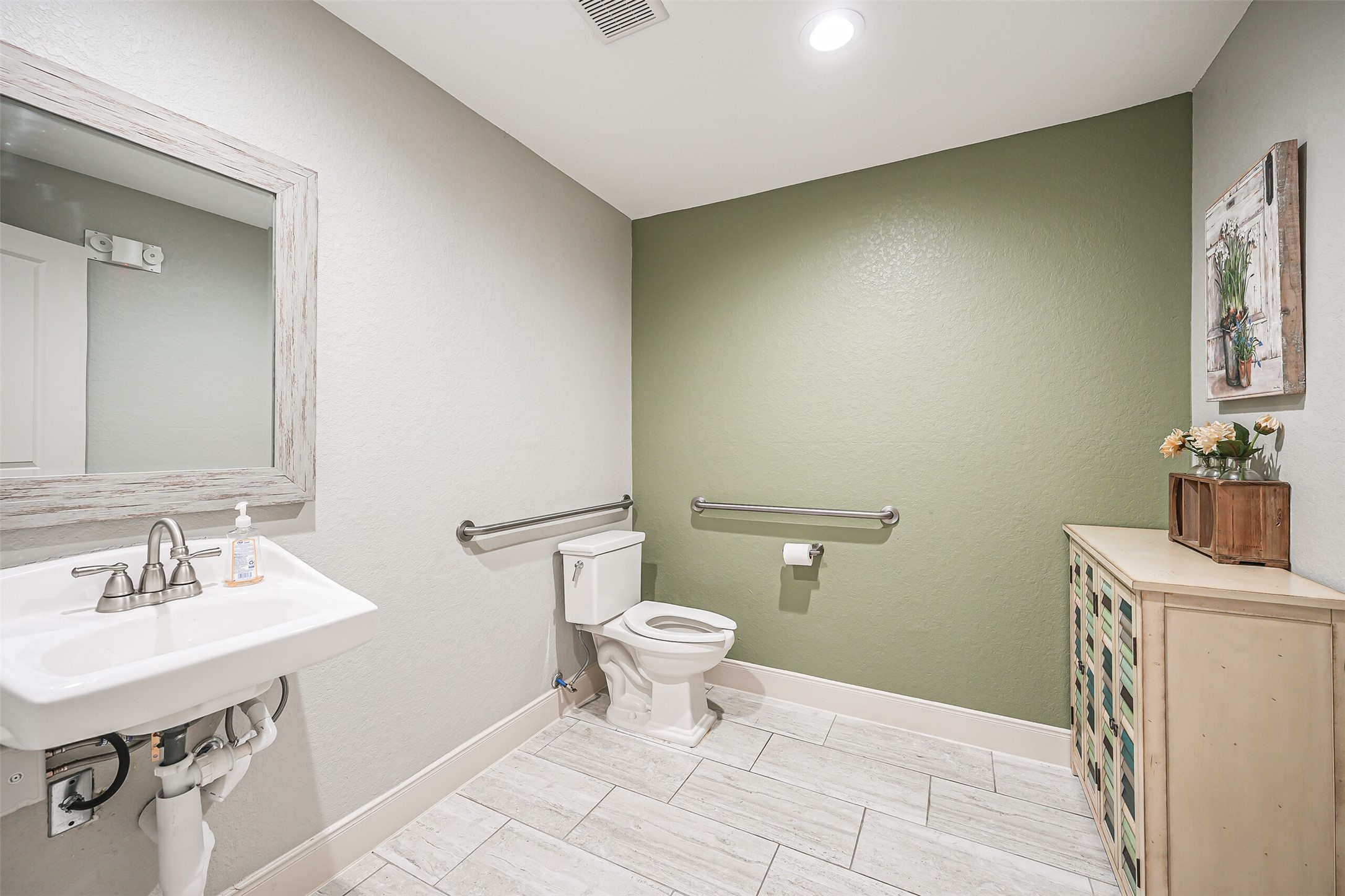 1408 W Highway 6, Alvin, TX 77511