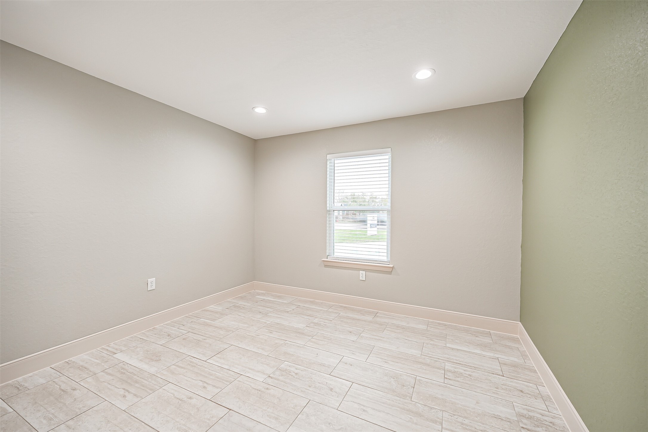 1408 W Highway 6, Alvin, TX 77511