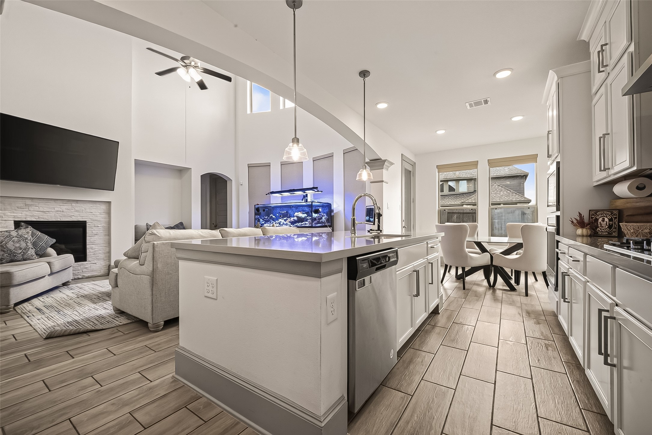 2225 Bellano Bay Drive, La Marque, TX 77568