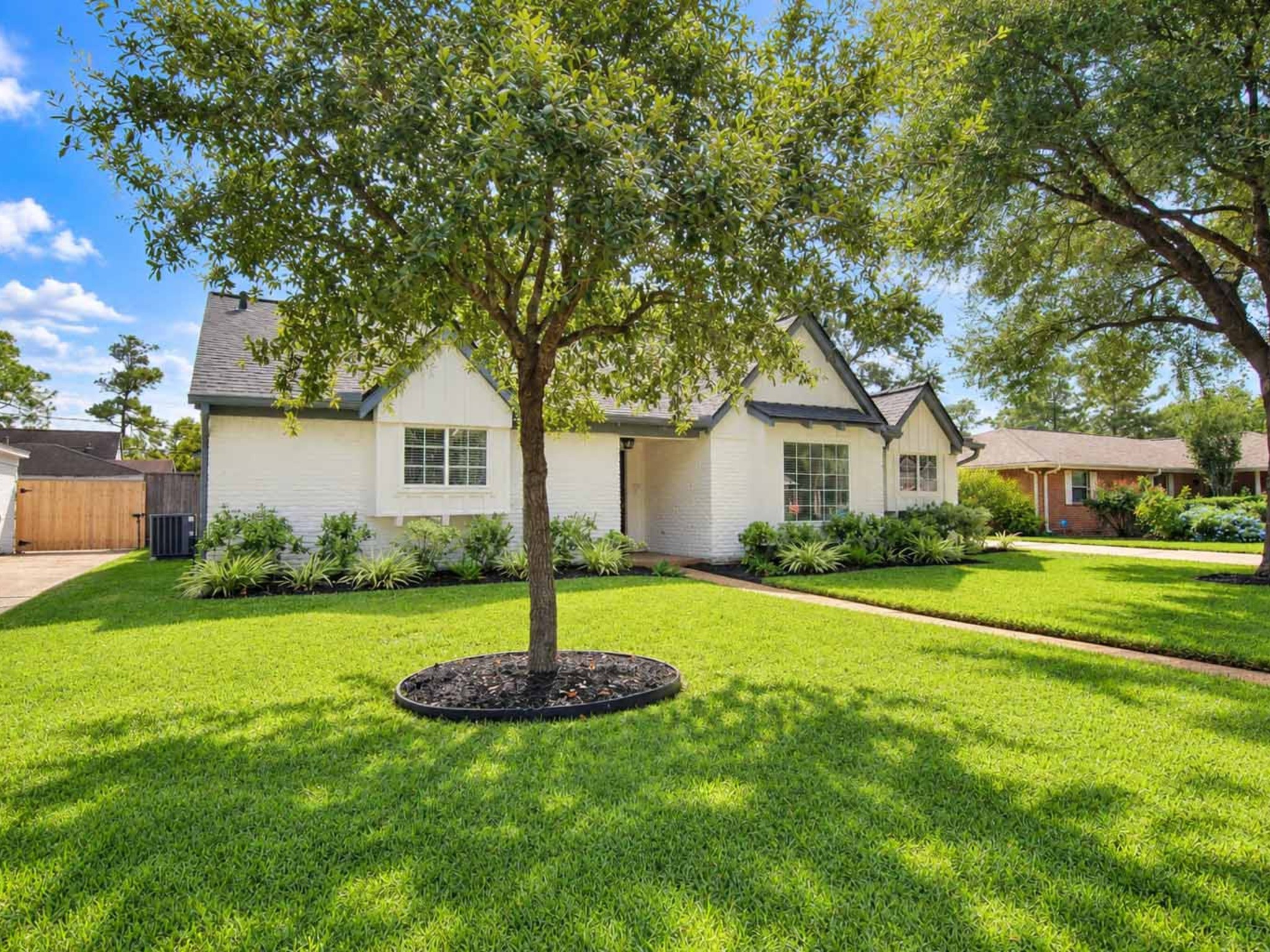 5611 Cheena Drive, Houston, TX 77096