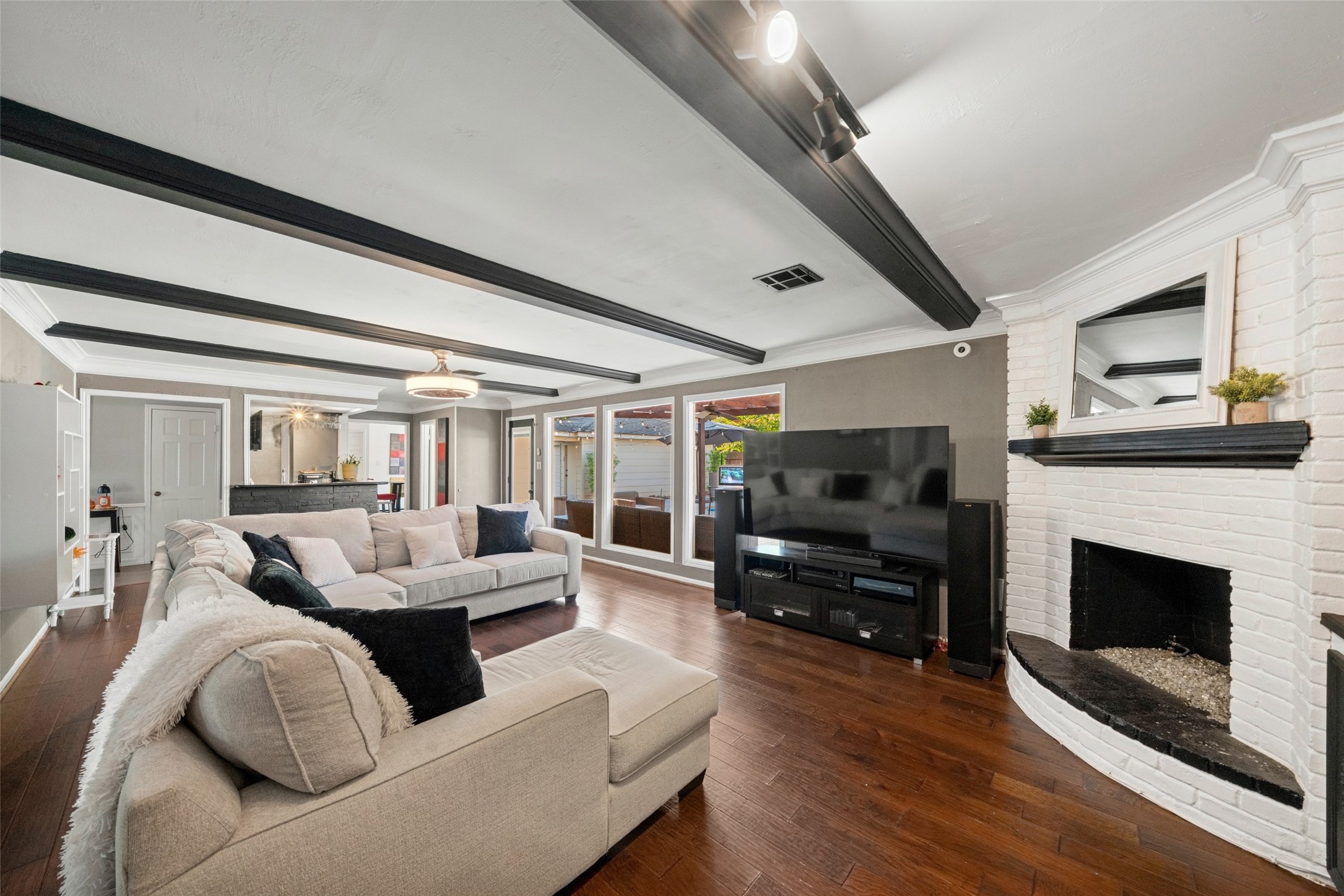 1806 Saddlecreek Drive, Houston, TX 77090