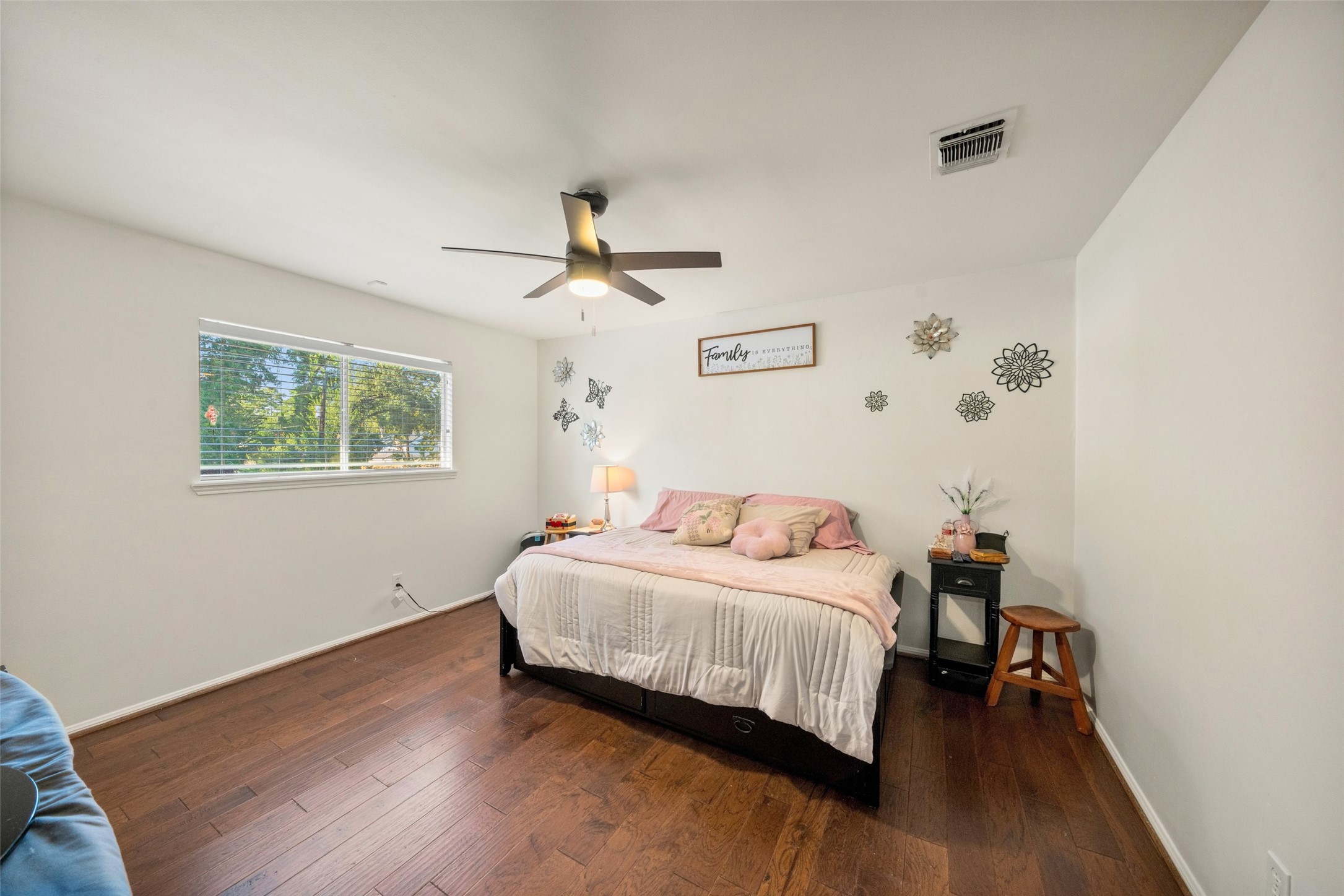 1806 Saddlecreek Drive, Houston, TX 77090