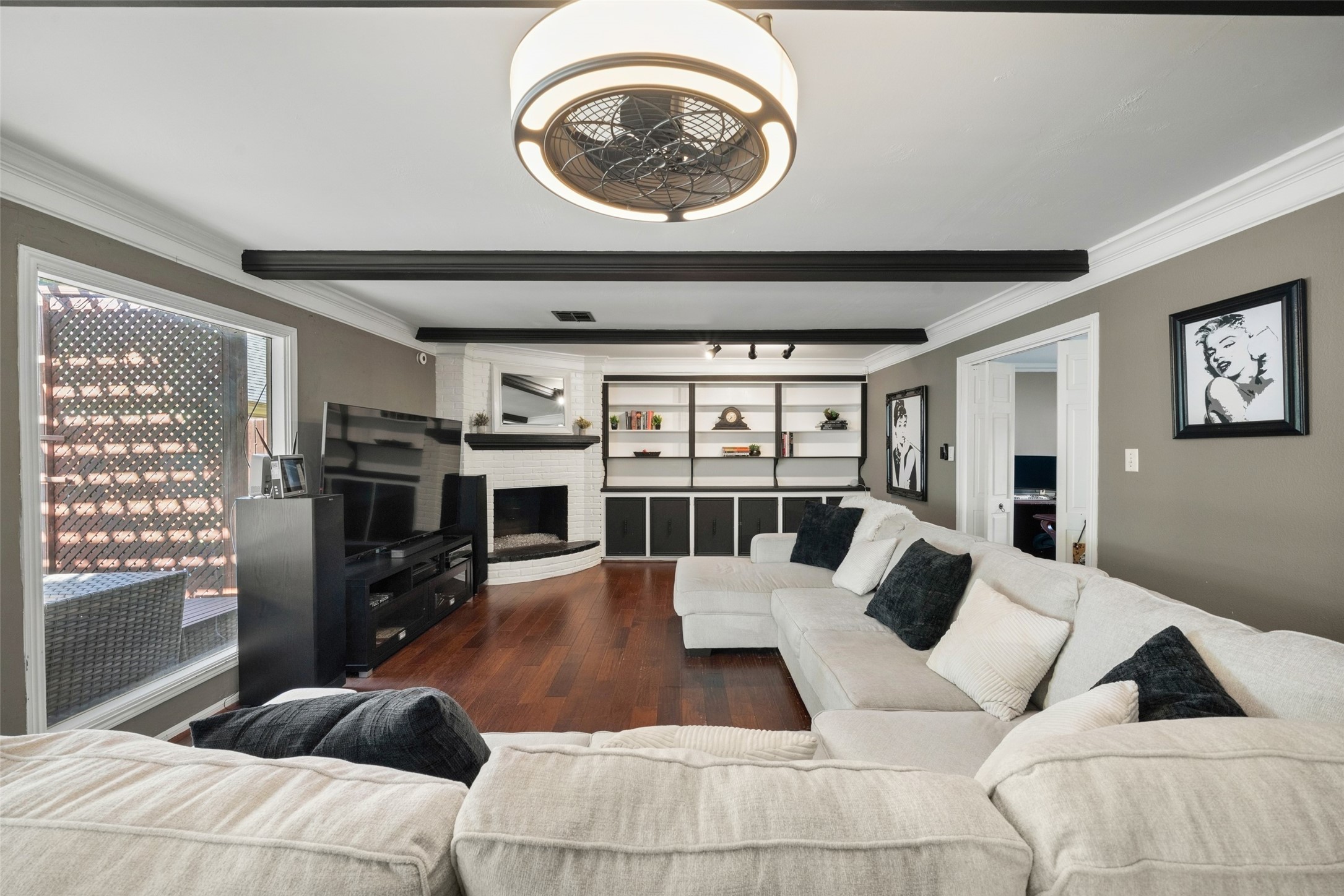 1806 Saddlecreek Drive, Houston, TX 77090