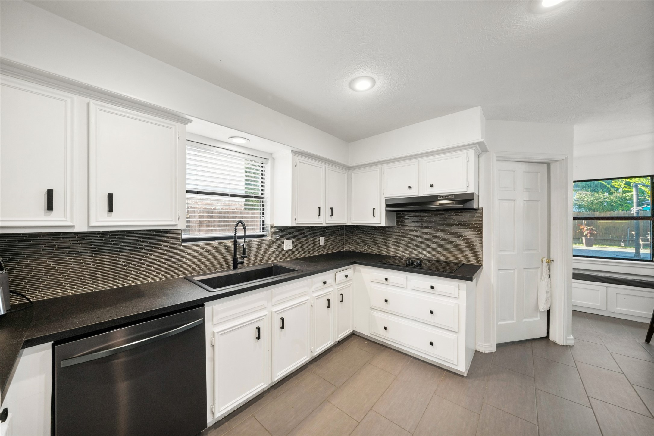 1806 Saddlecreek Drive, Houston, TX 77090