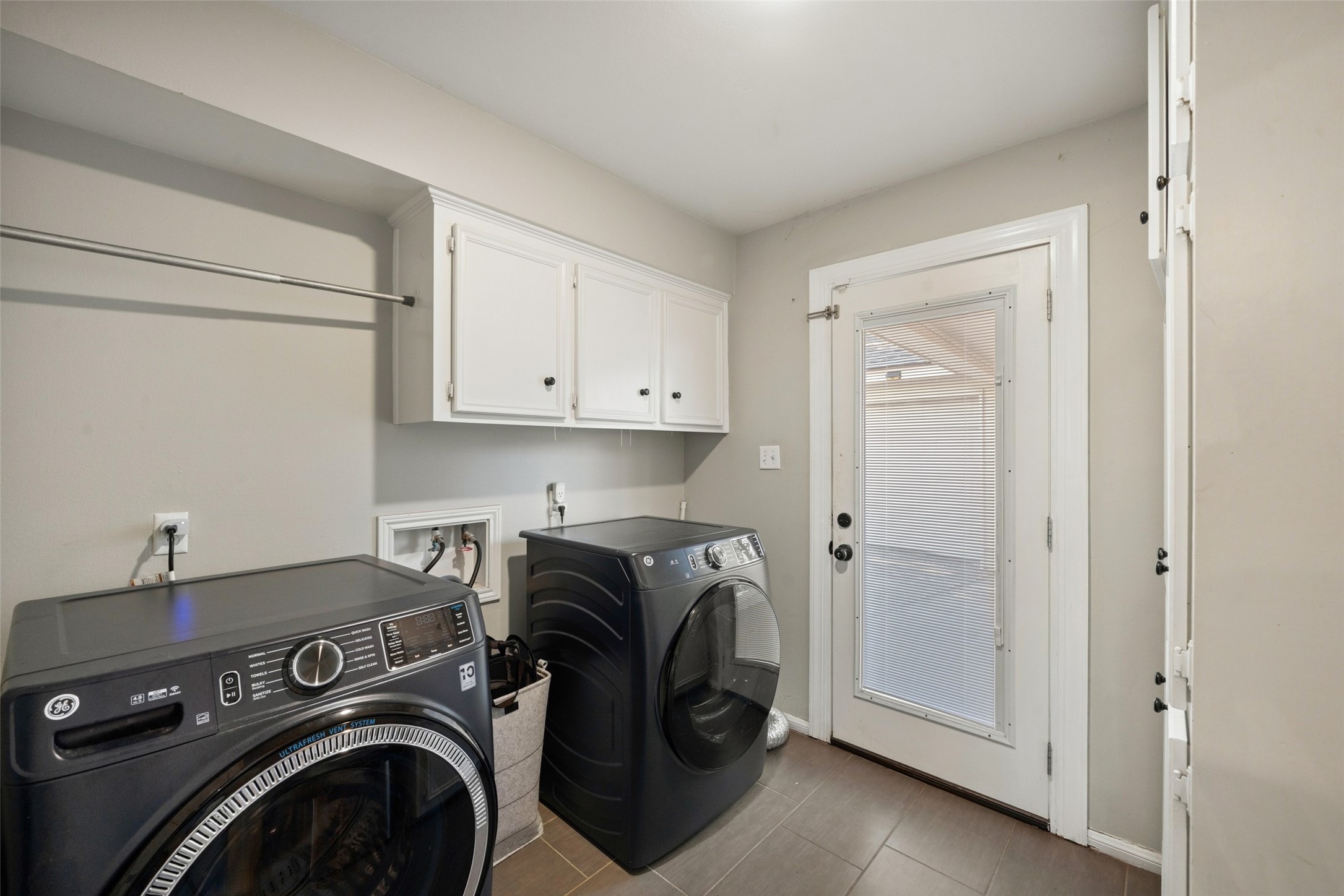 1806 Saddlecreek Drive, Houston, TX 77090 1806 Saddlecreek Drive, Houston, TX 77090