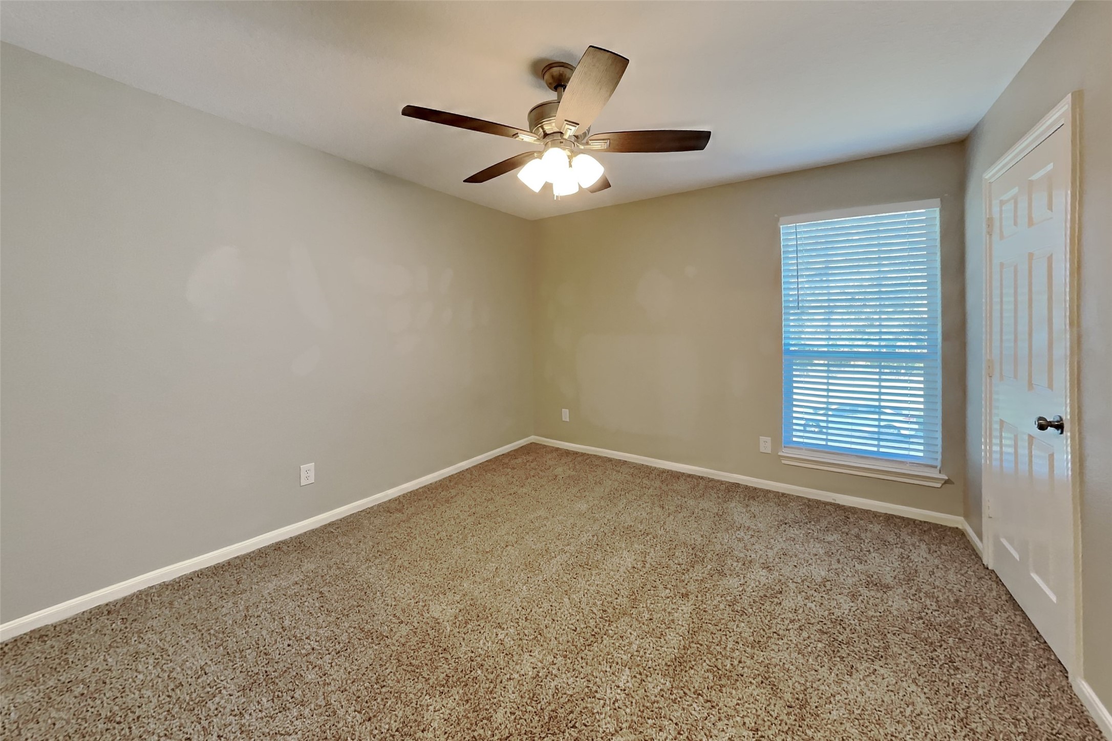 3512 White Oak Point Drive, Conroe, TX 77304