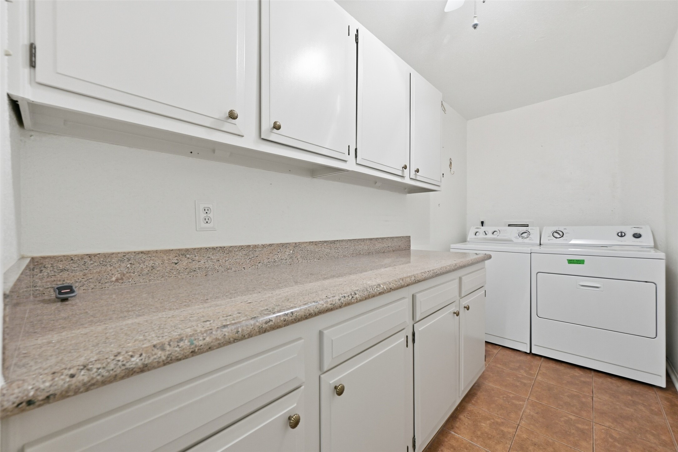 6129 Creekside Lane, League City, TX 77573