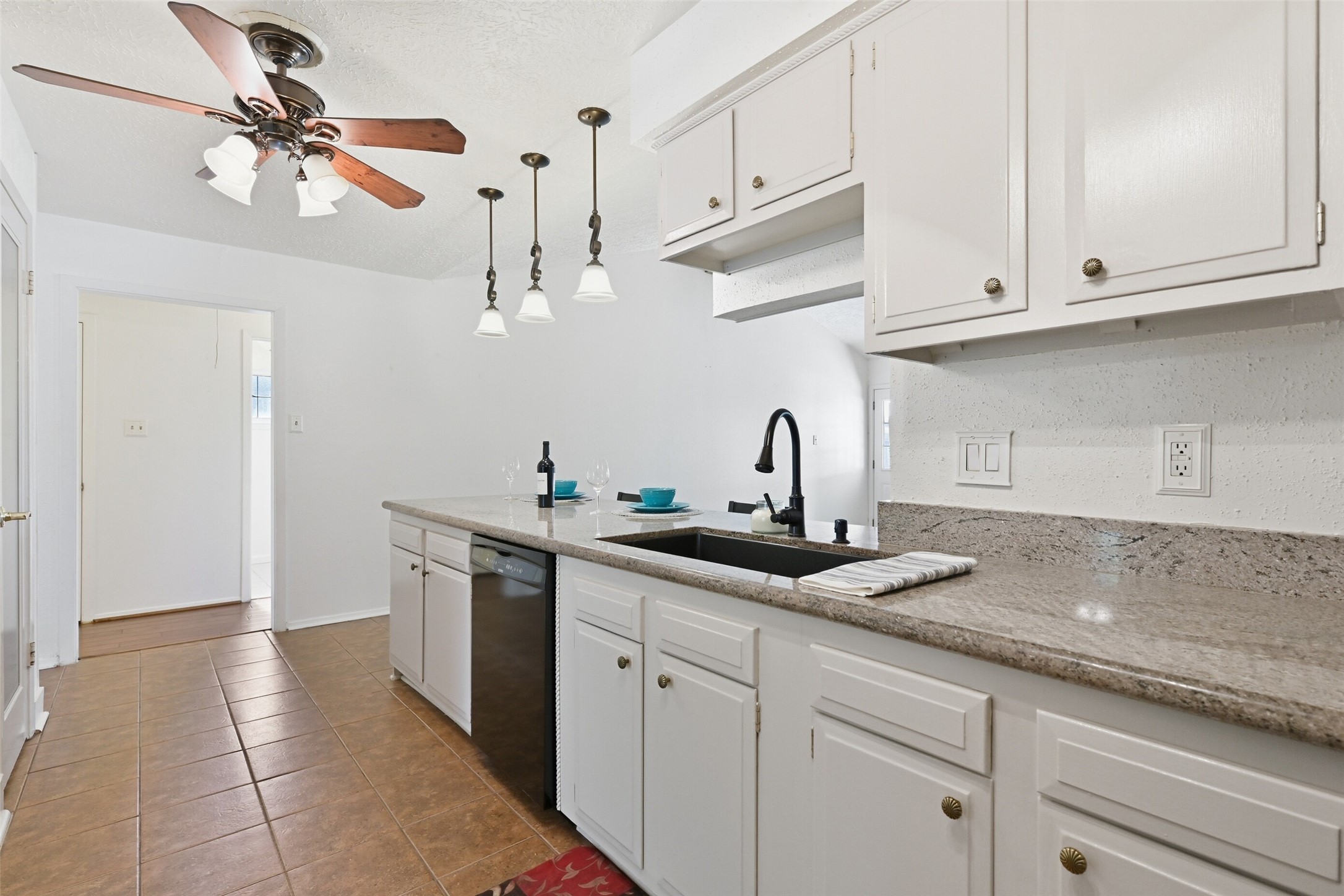 6129 Creekside Lane, League City, TX 77573