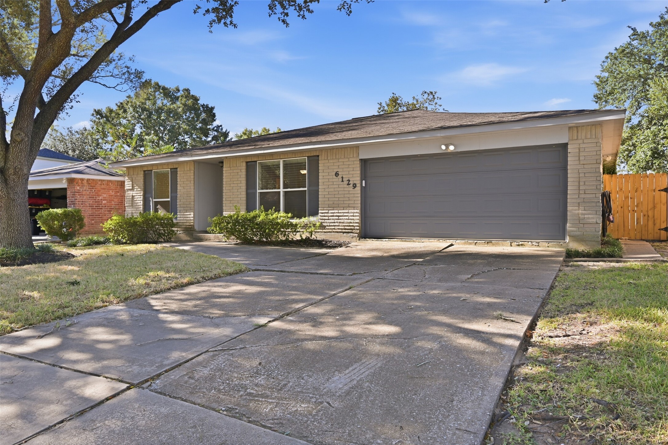 6129 Creekside Lane, League City, TX 77573