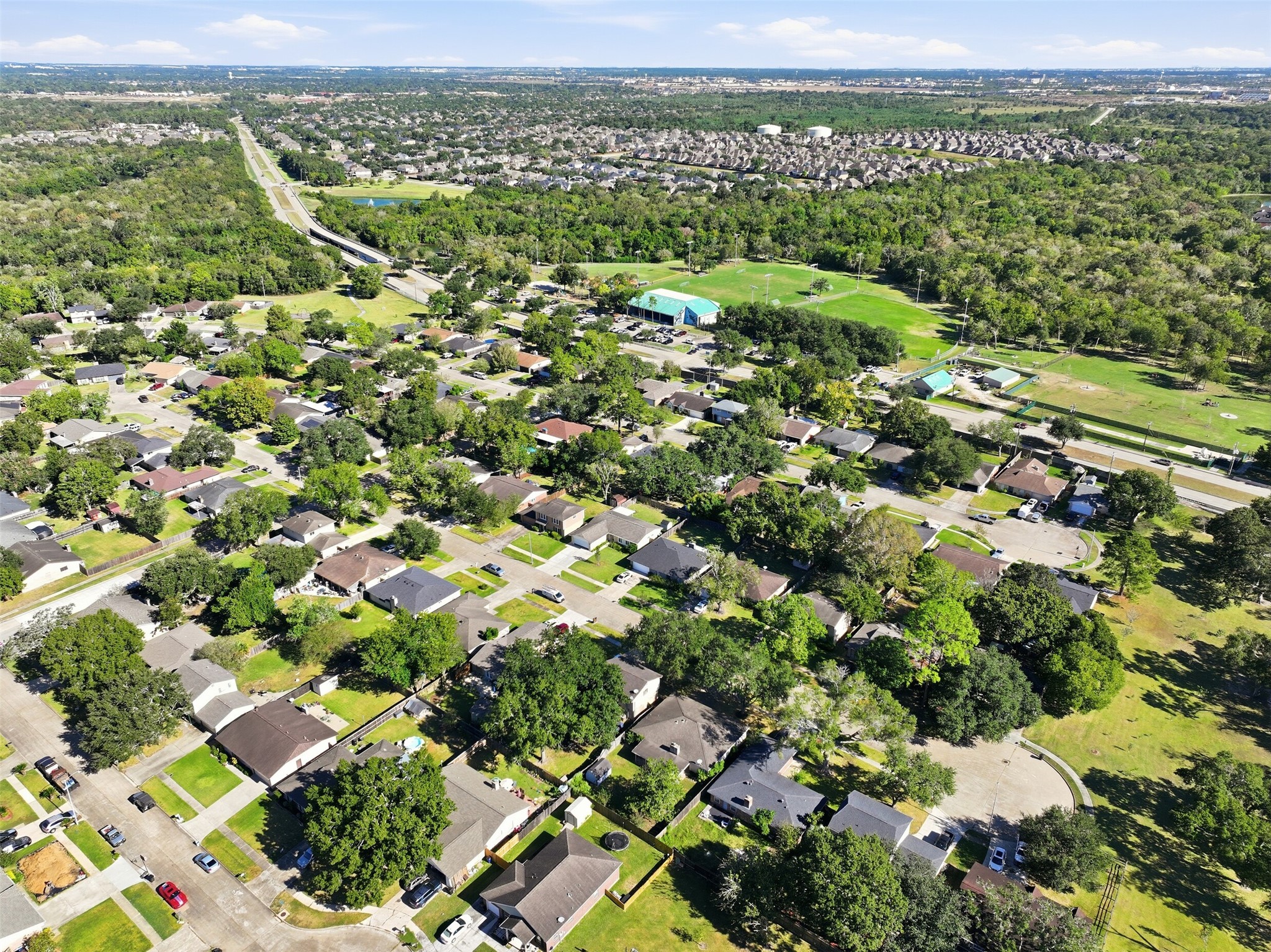 6129 Creekside Lane, League City, TX 77573
