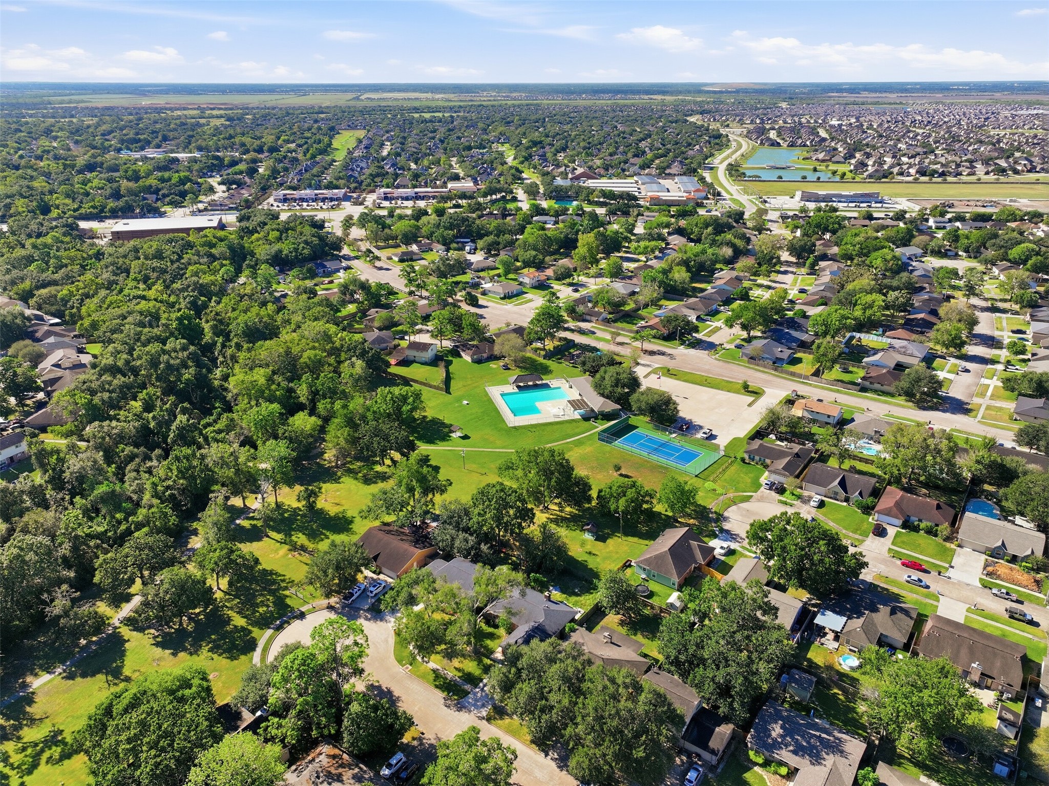6129 Creekside Lane, League City, TX 77573