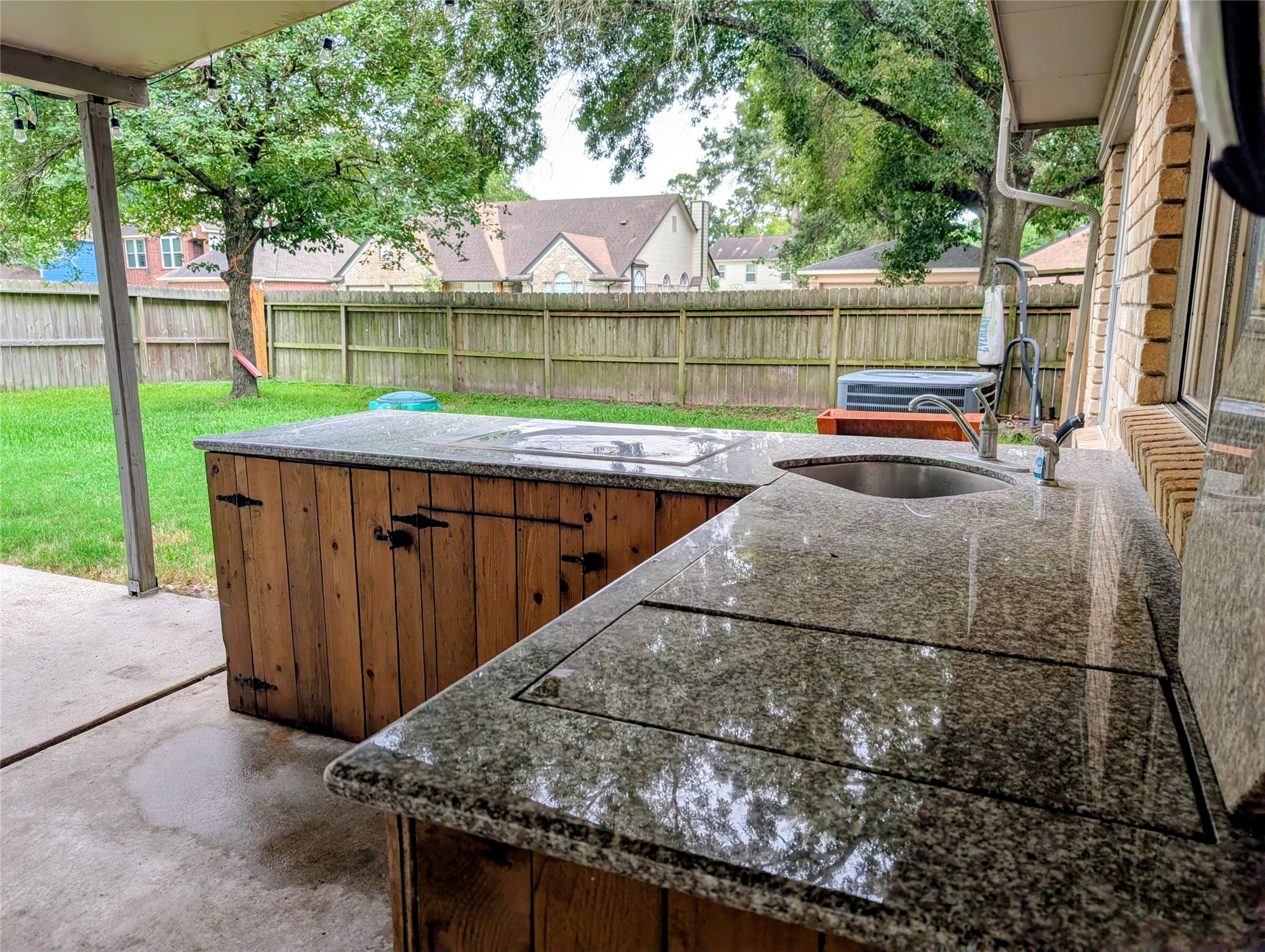 Outdoor Kitchen with Sink