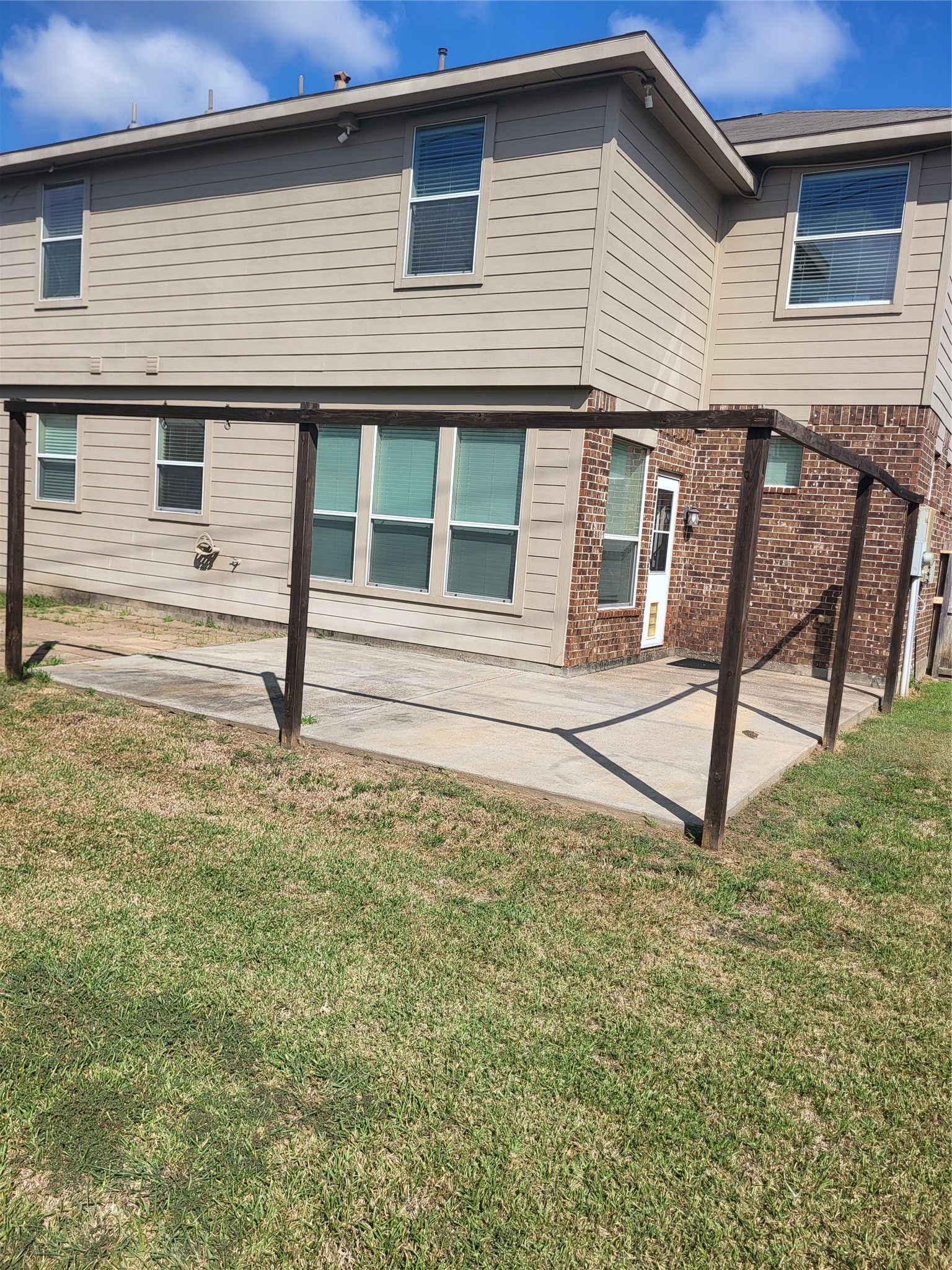 7034 Sun Creek Drive Drive, Hitchcock, TX 77563