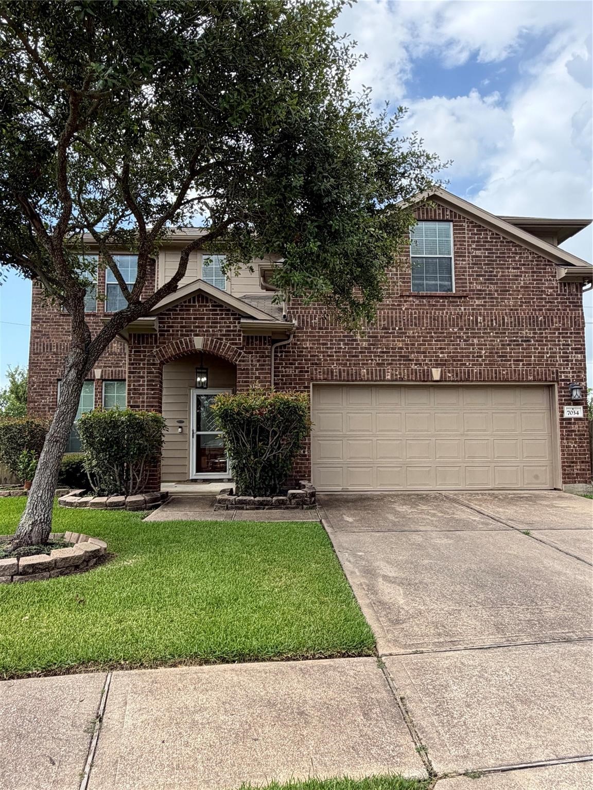 7034 Sun Creek Drive Drive, Hitchcock, TX 77563