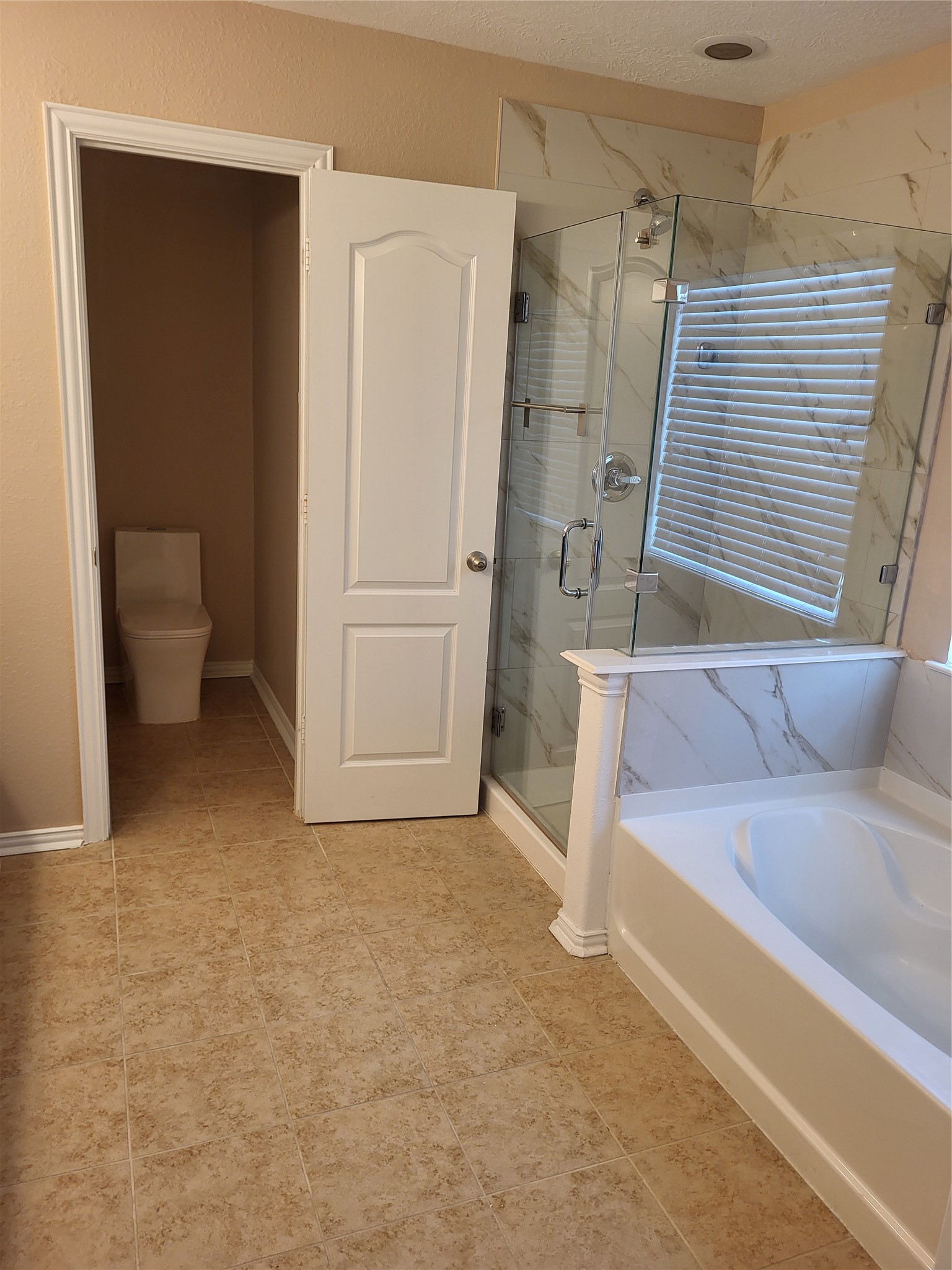 7034 Sun Creek Drive Drive, Hitchcock, TX 77563