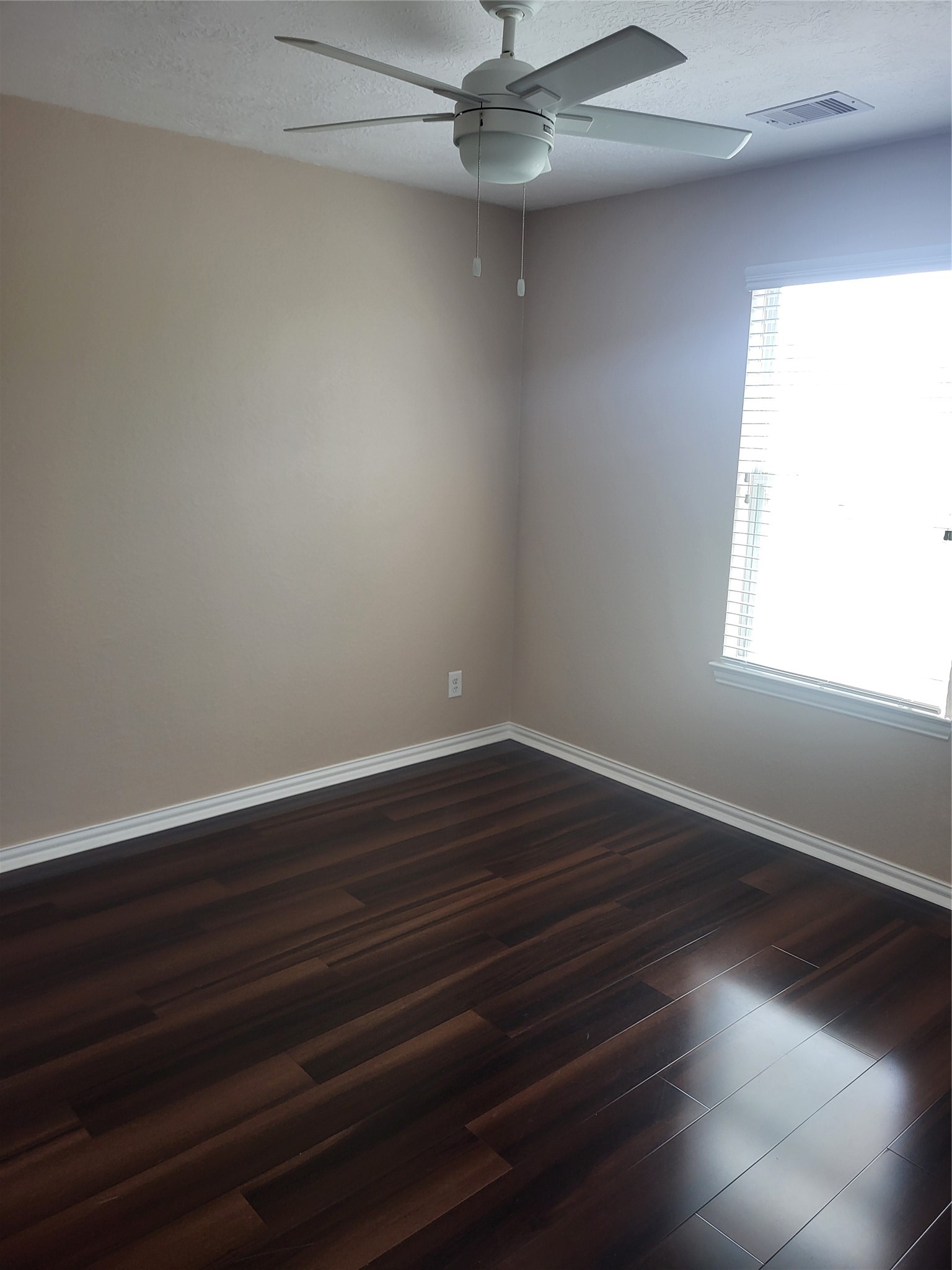 7034 Sun Creek Drive Drive, Hitchcock, TX 77563
