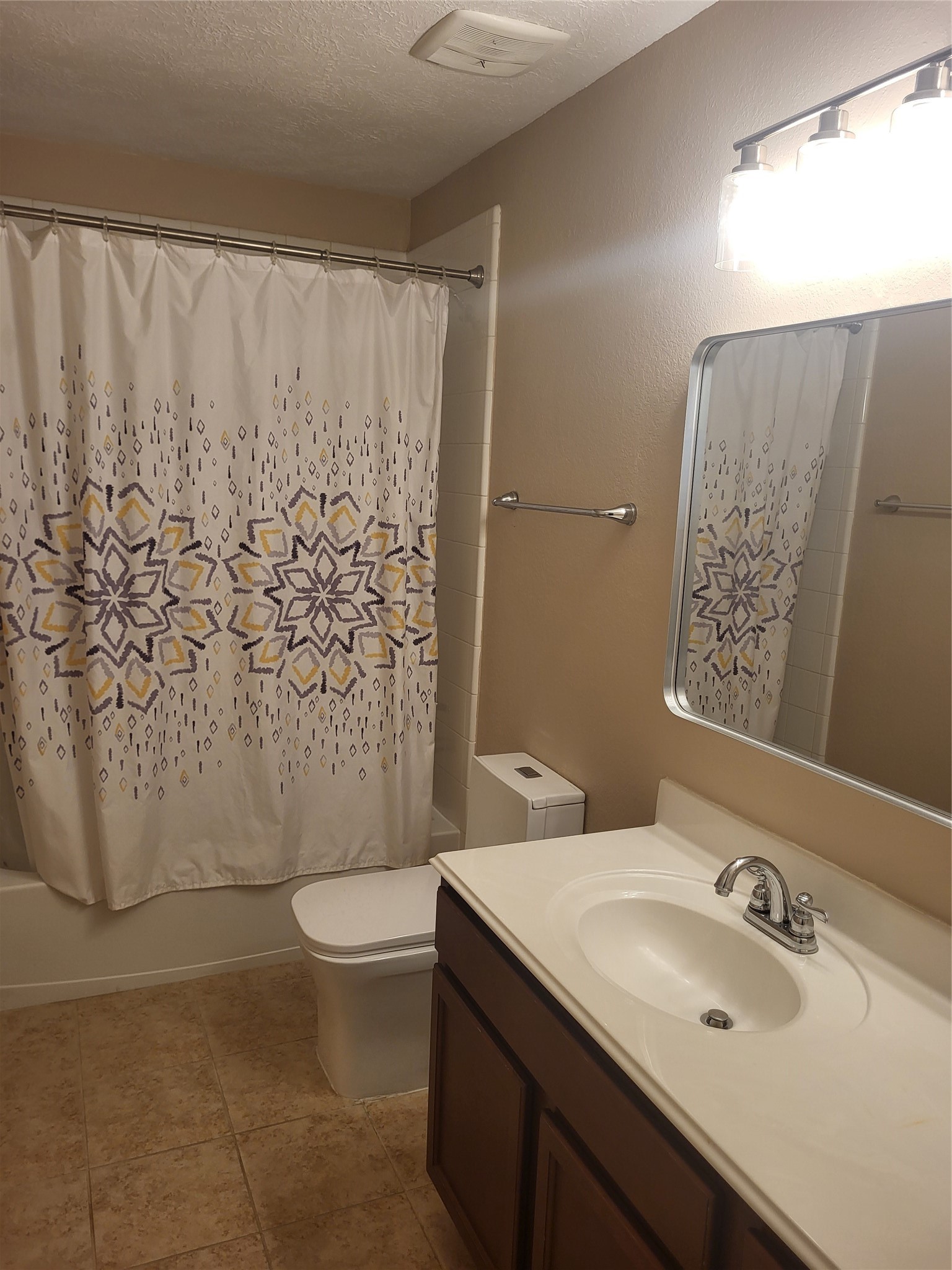 7034 Sun Creek Drive Drive, Hitchcock, TX 77563