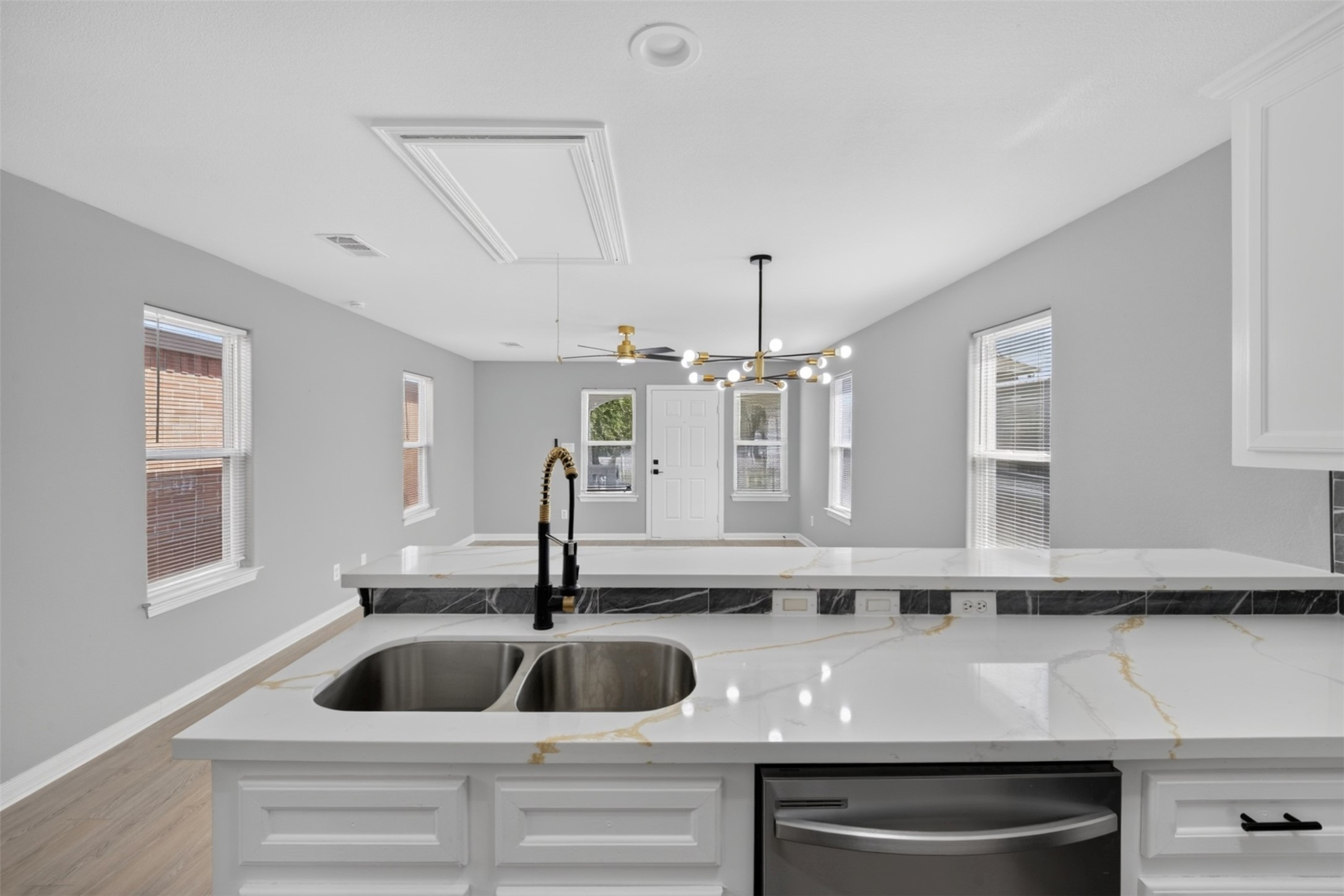 2917 Avenue M, Galveston, TX 77550
