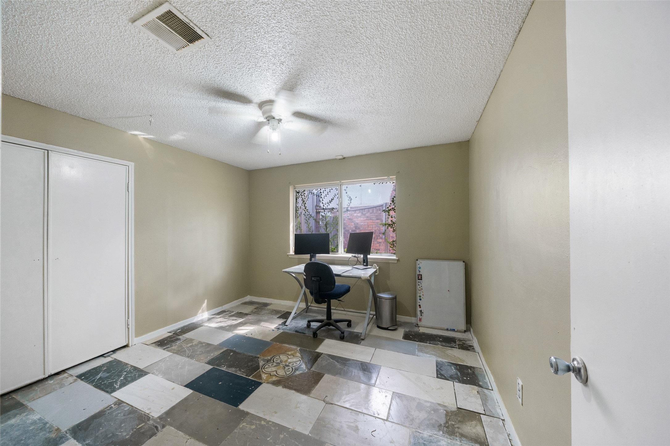 10831 Valley Hills Drive, Houston, TX 77071