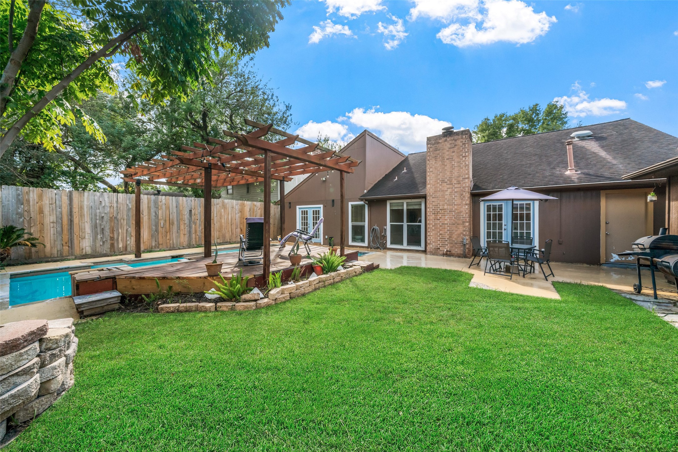 10831 Valley Hills Drive, Houston, TX 77071