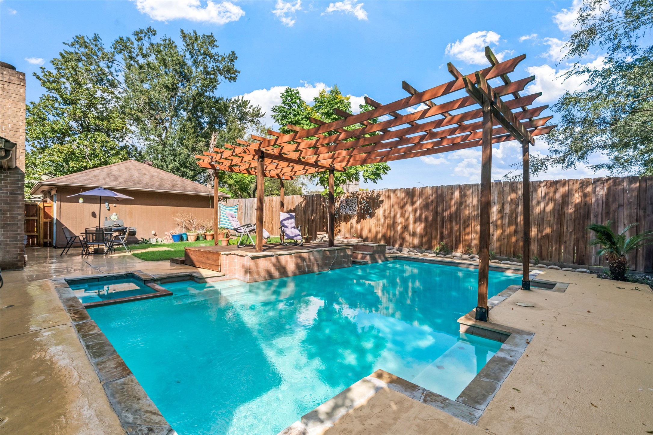 10831 Valley Hills Drive, Houston, TX 77071