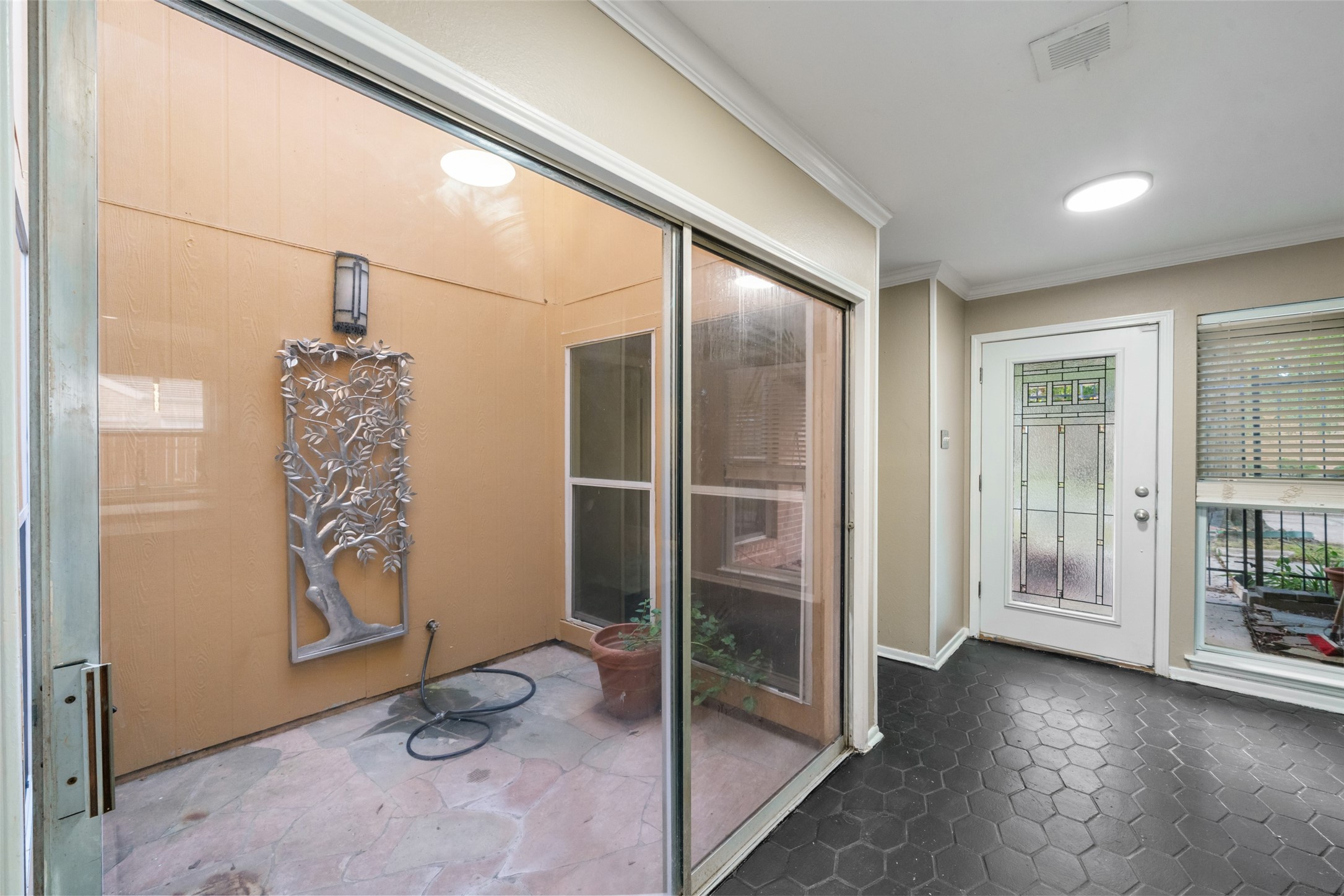 10831 Valley Hills Drive, Houston, TX 77071