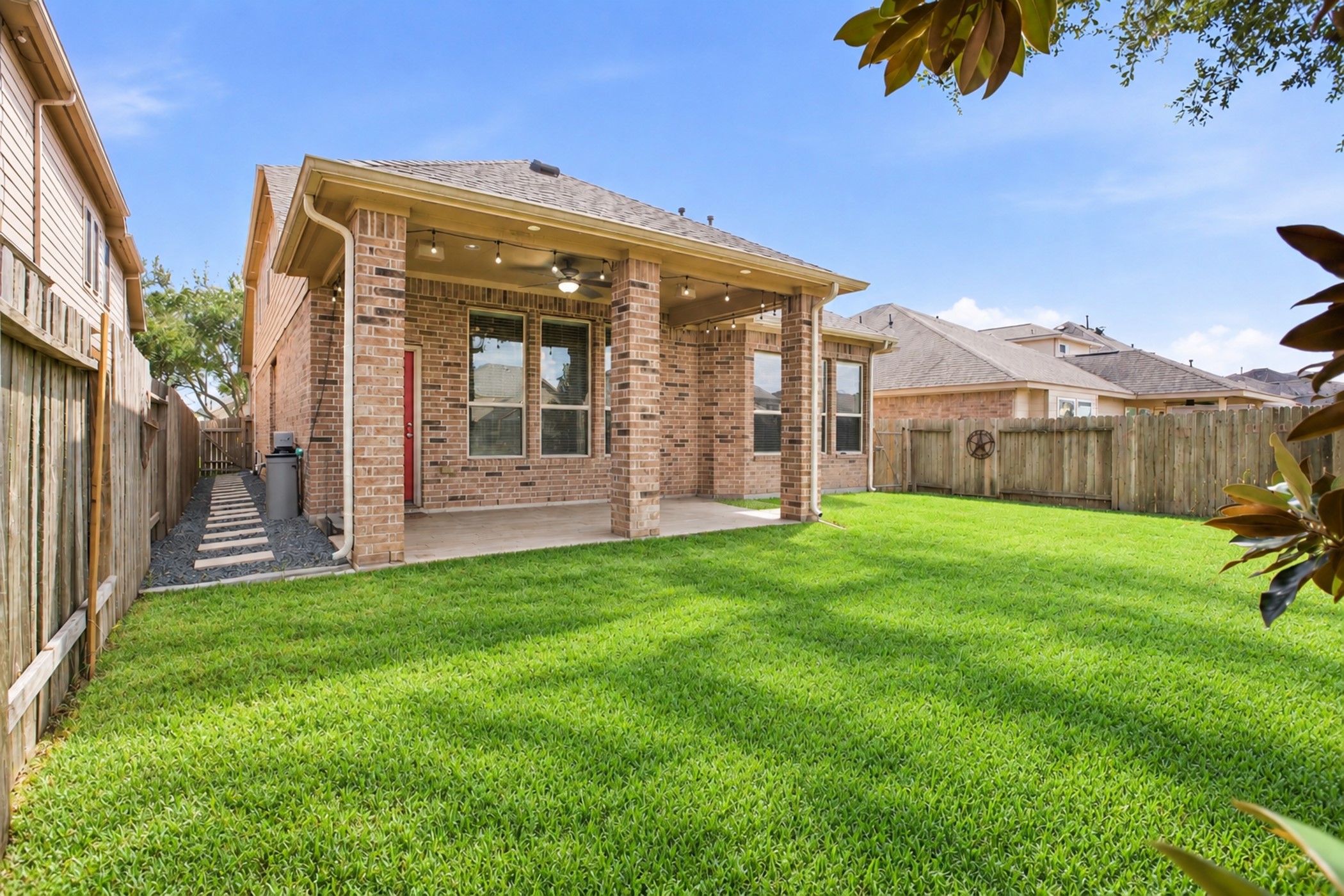 9975 Spring Rock Lane, Brookshire, TX 77423