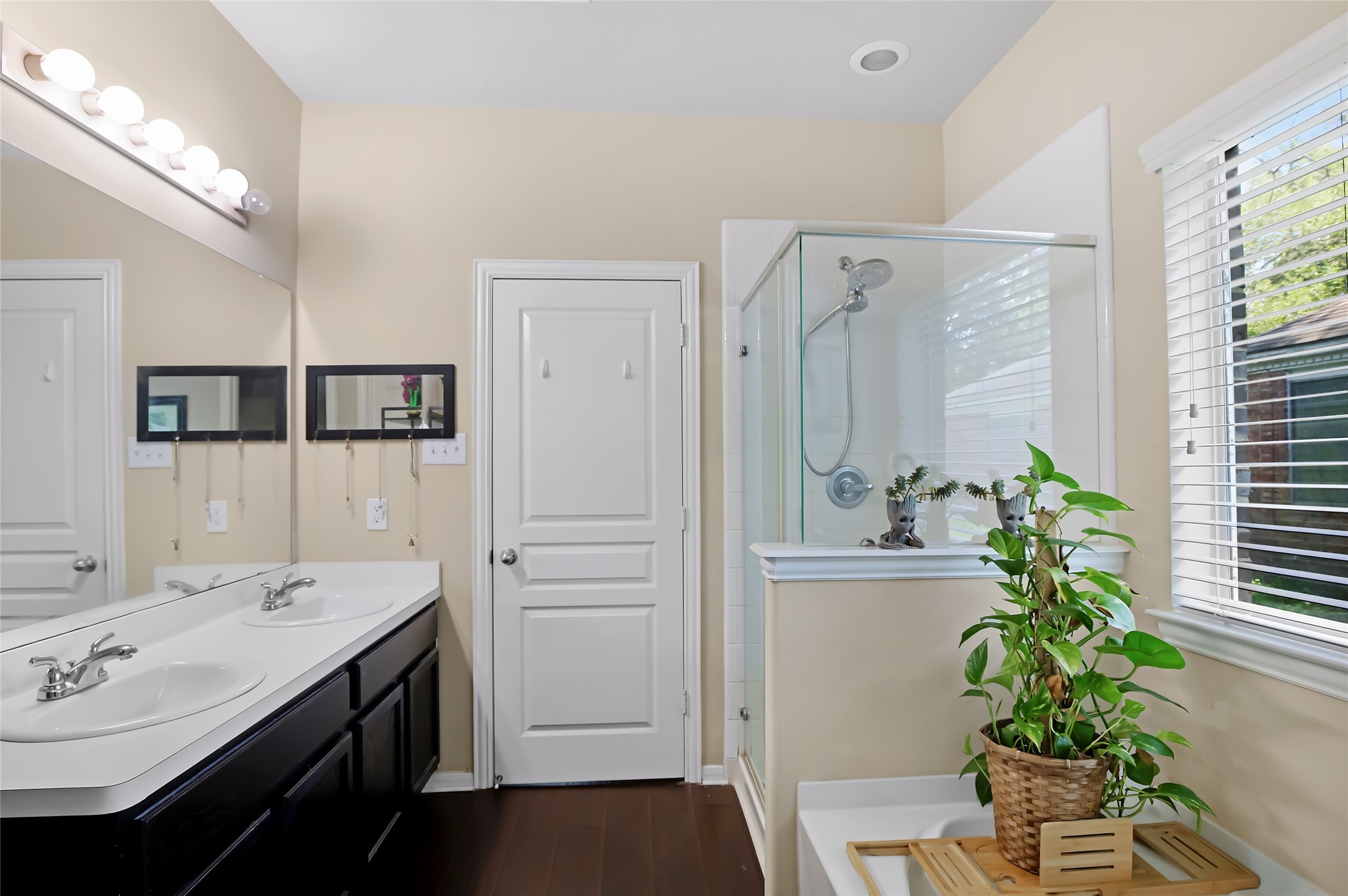 Primary bath