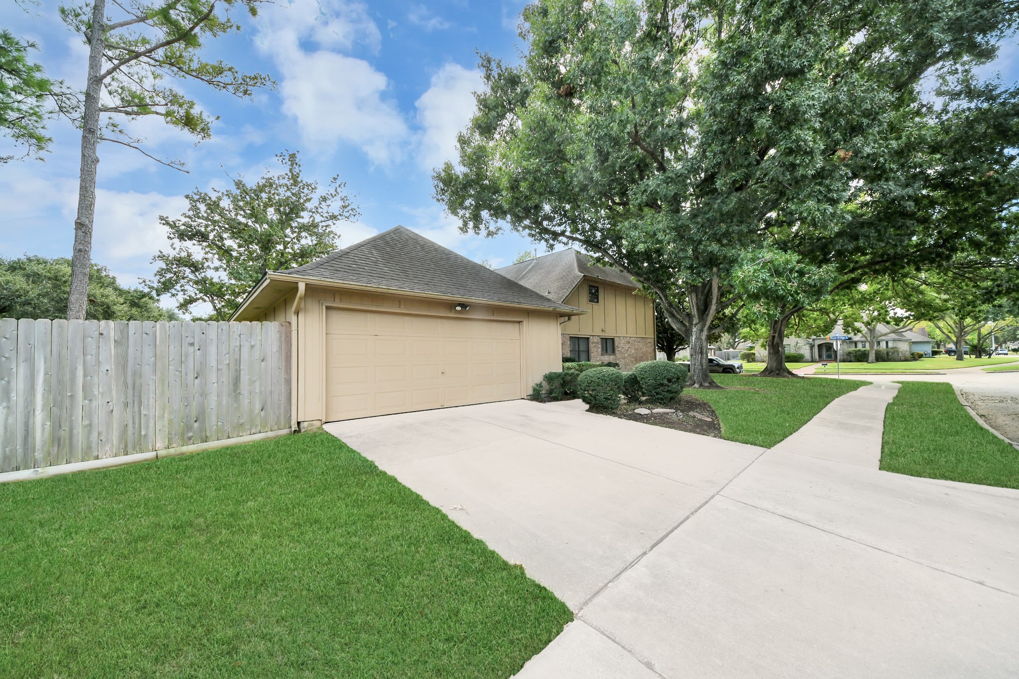 820 Wood Bridge Circle, Sugar Land, TX 77498