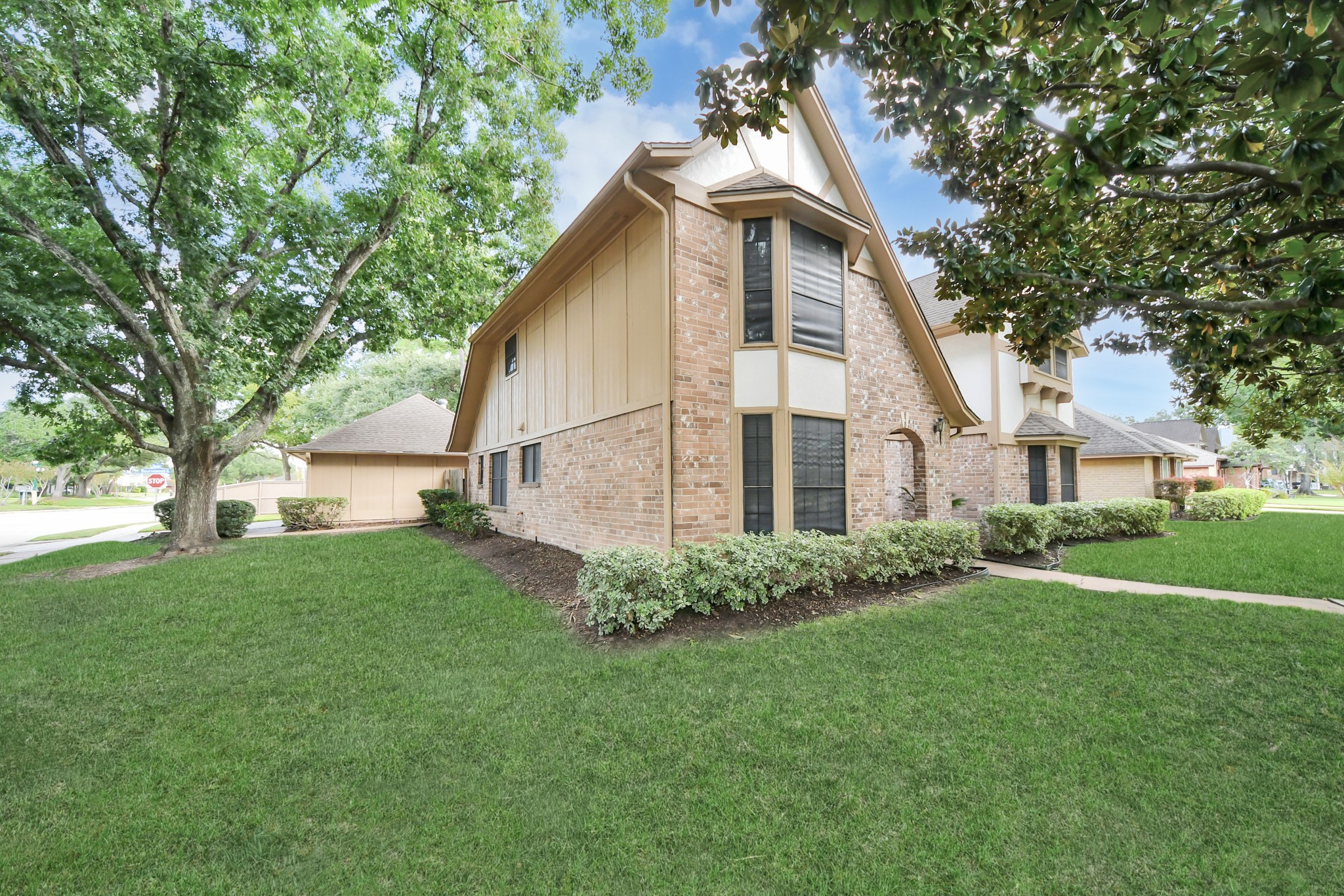 820 Wood Bridge Circle, Sugar Land, TX 77498