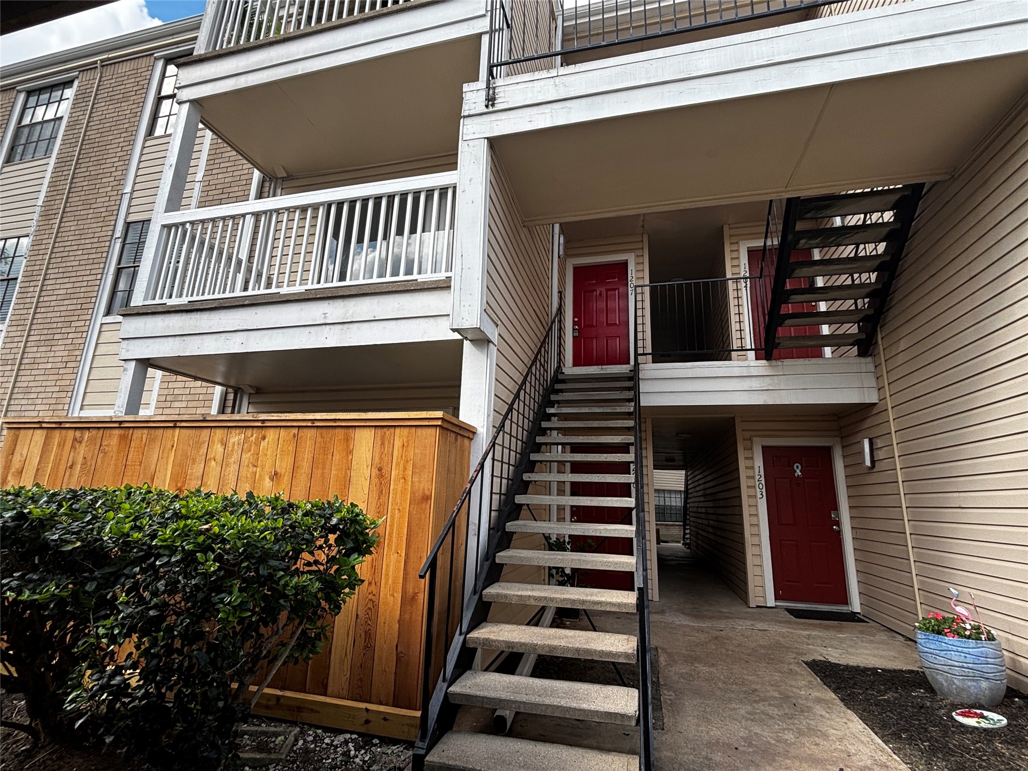 2750 Holly Hall Street, #1207, Houston, TX 77054