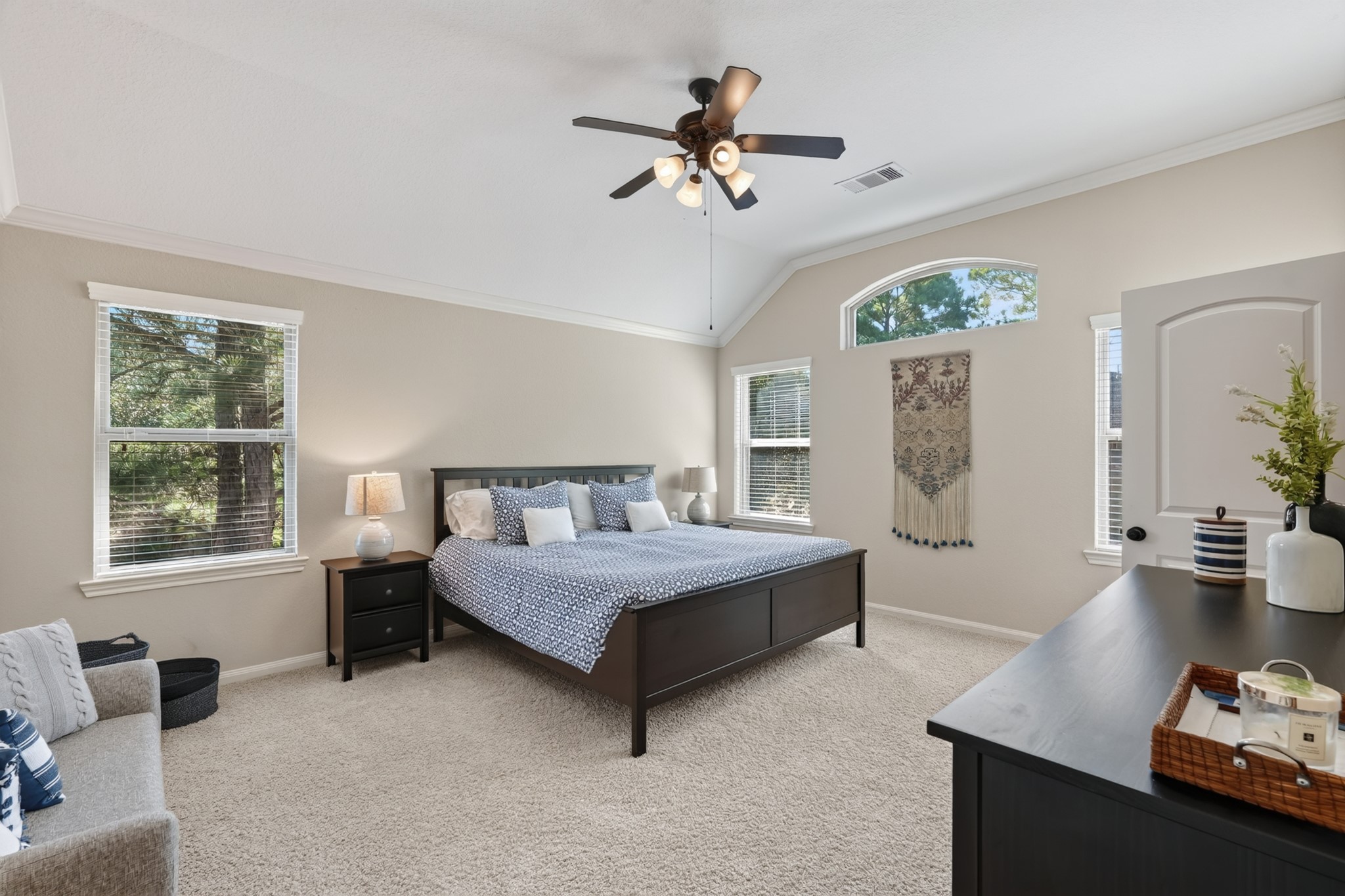 27 E Wolf Cabin Circle, Spring, TX 77389