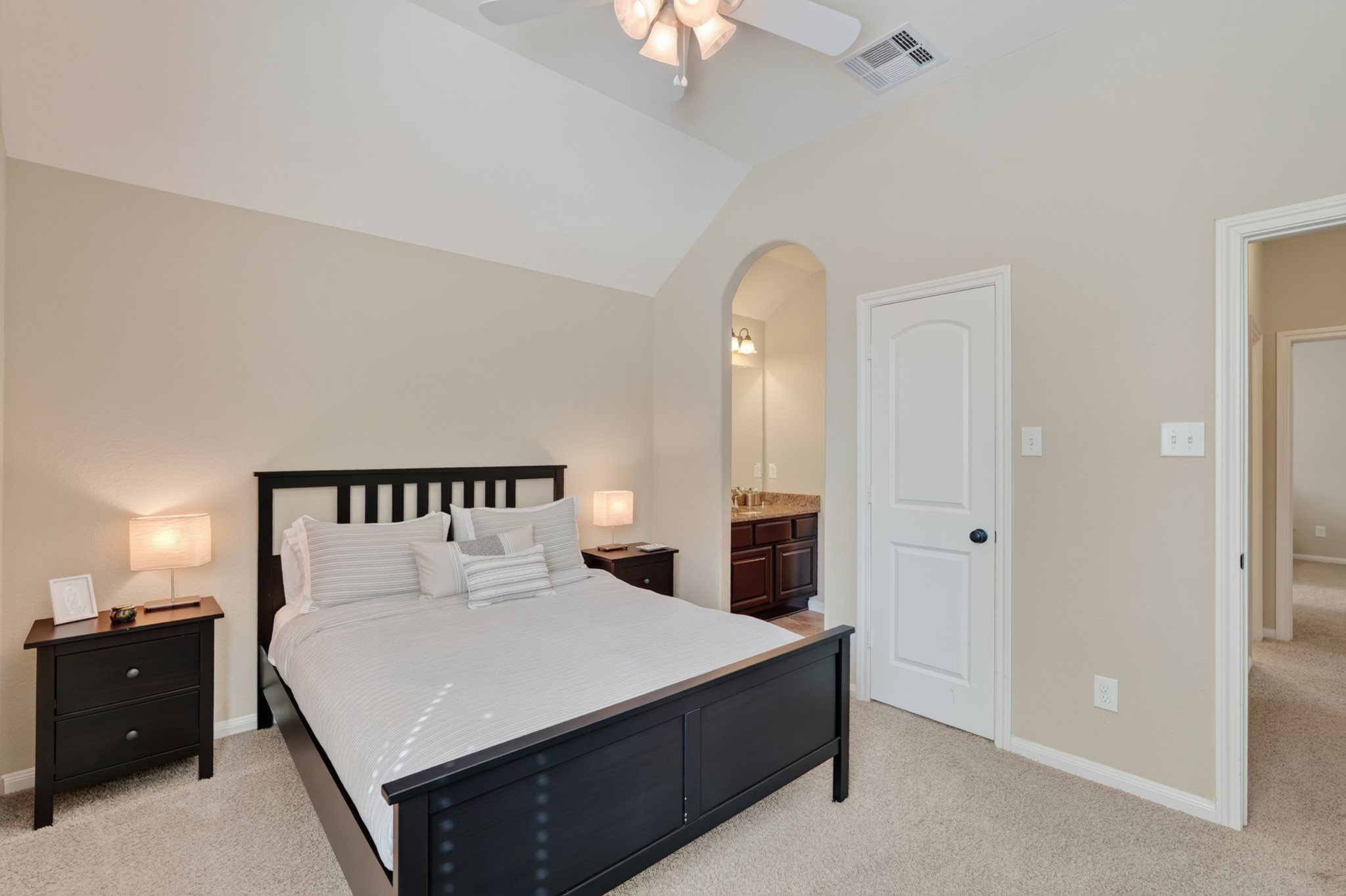27 E Wolf Cabin Circle, Spring, TX 77389