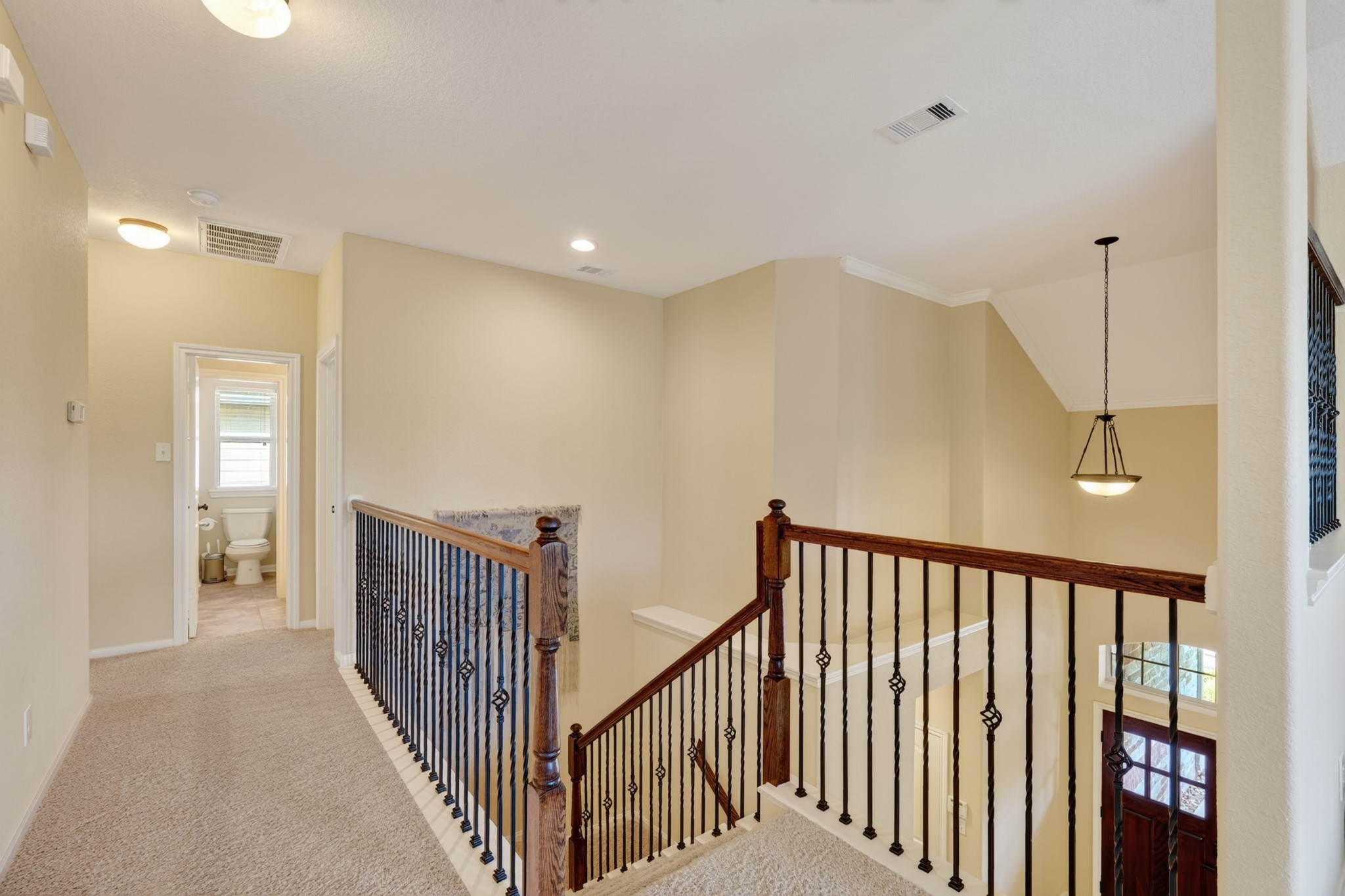 27 E Wolf Cabin Circle, Spring, TX 77389