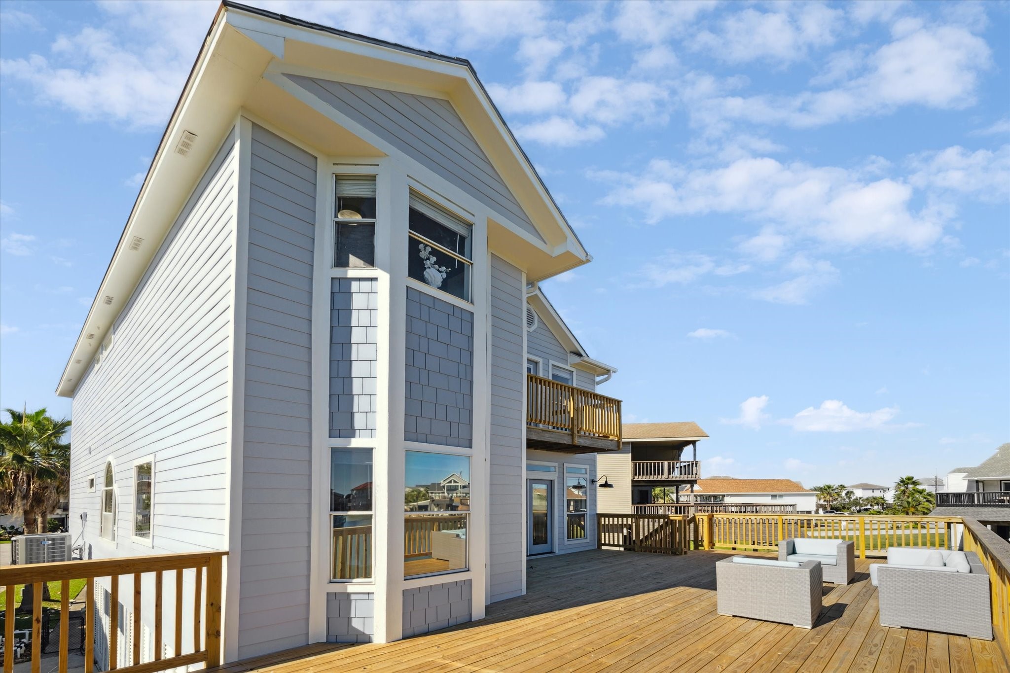 210 Easterly, Tiki Island, TX 77554