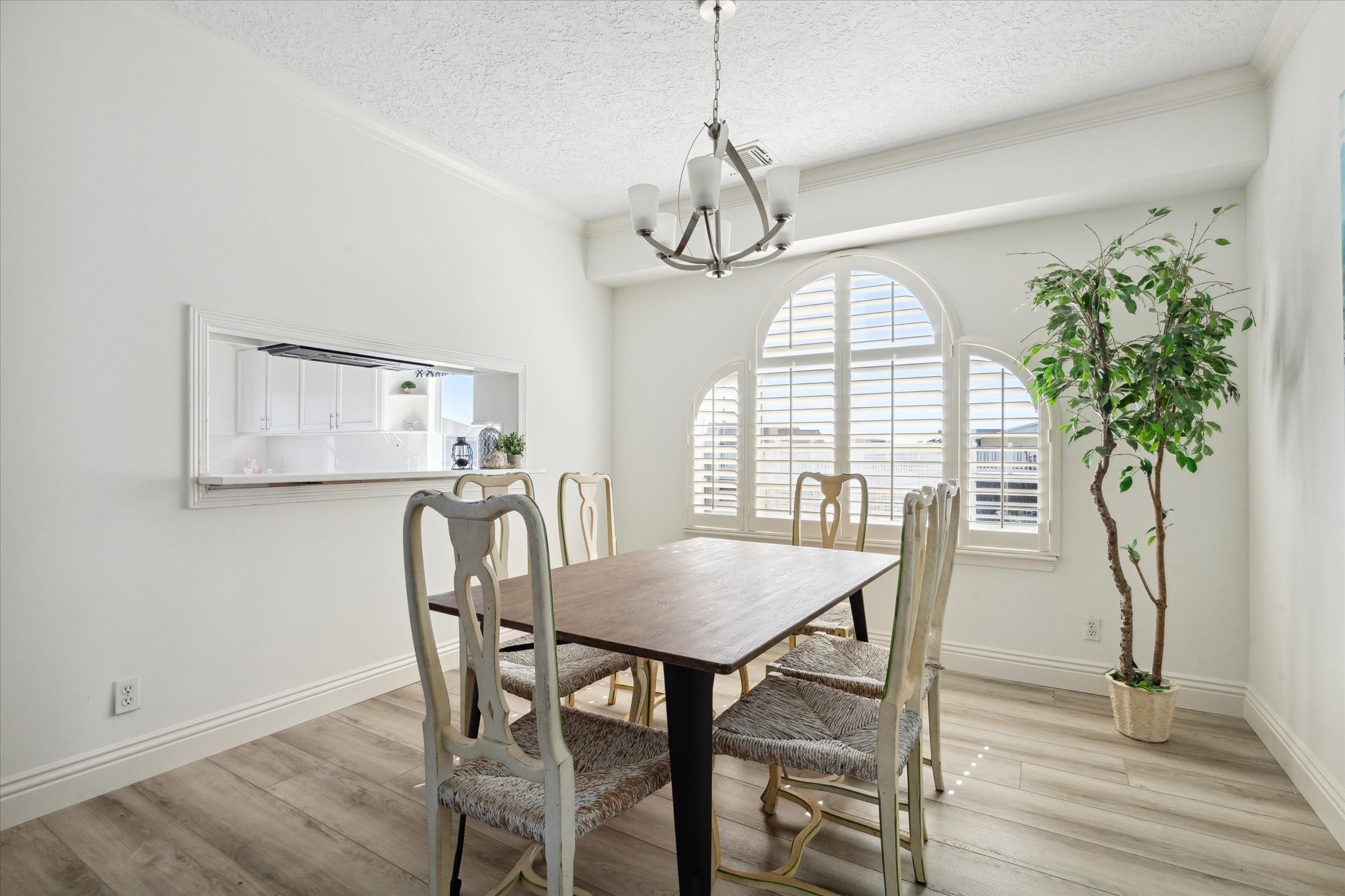 210 Easterly, Tiki Island, TX 77554