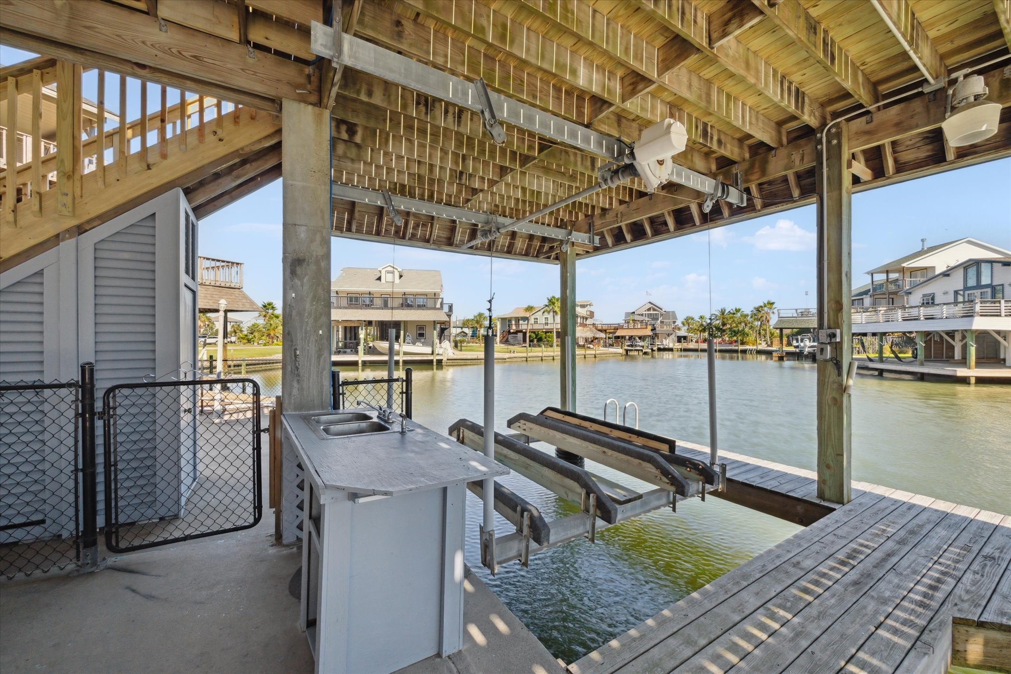 210 Easterly, Tiki Island, TX 77554