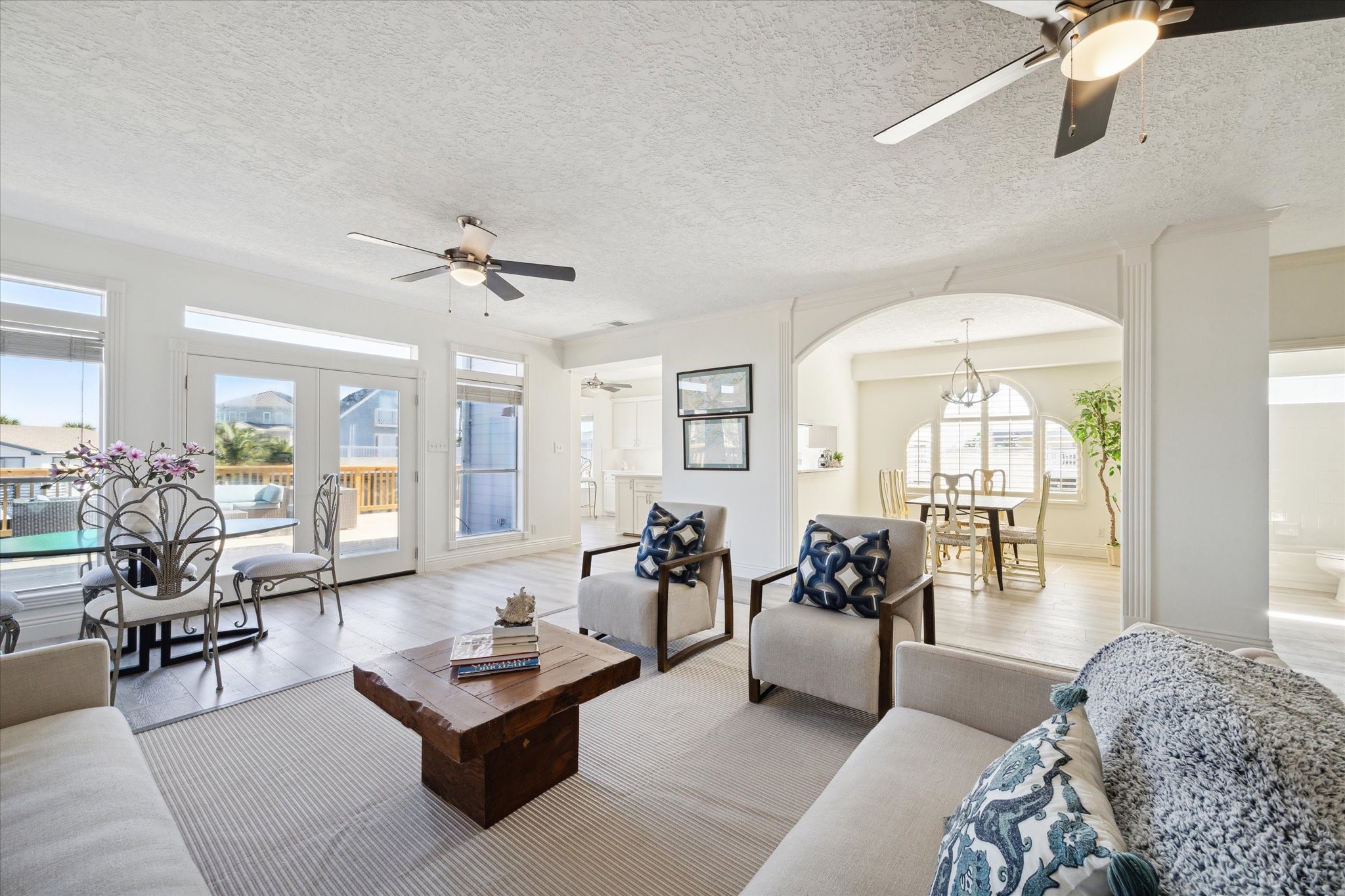 210 Easterly, Tiki Island, TX 77554
