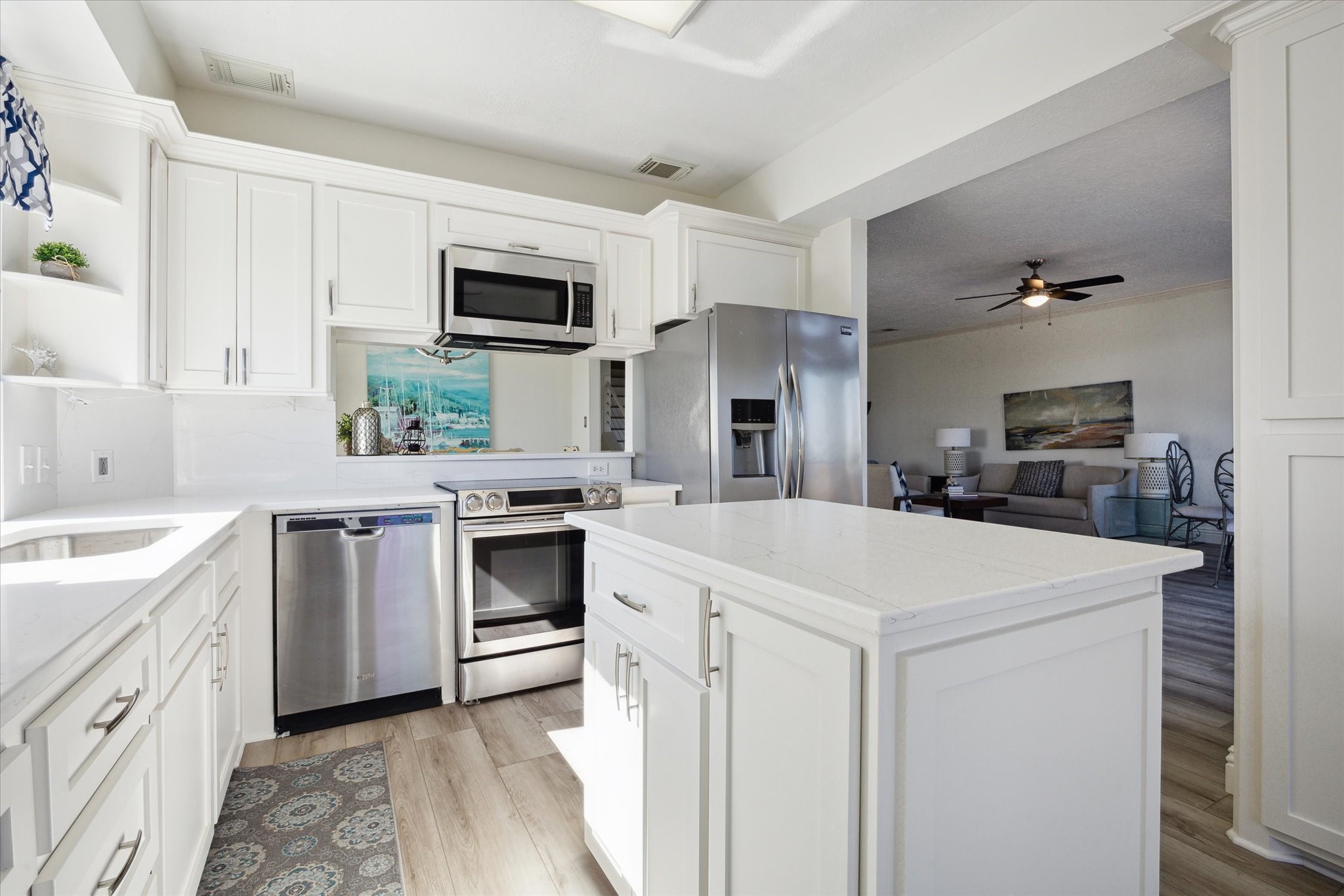 210 Easterly, Tiki Island, TX 77554
