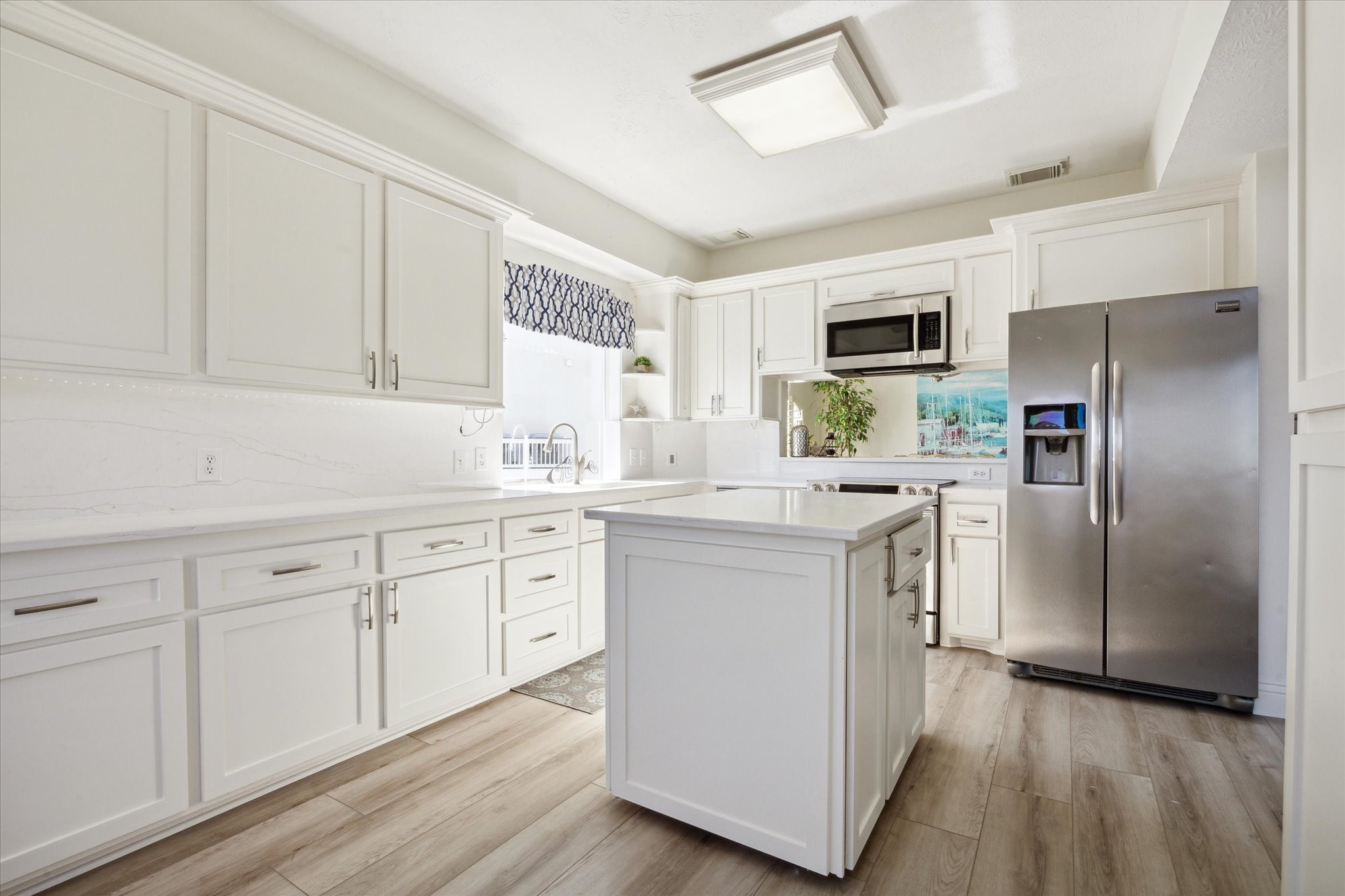 210 Easterly, Tiki Island, TX 77554