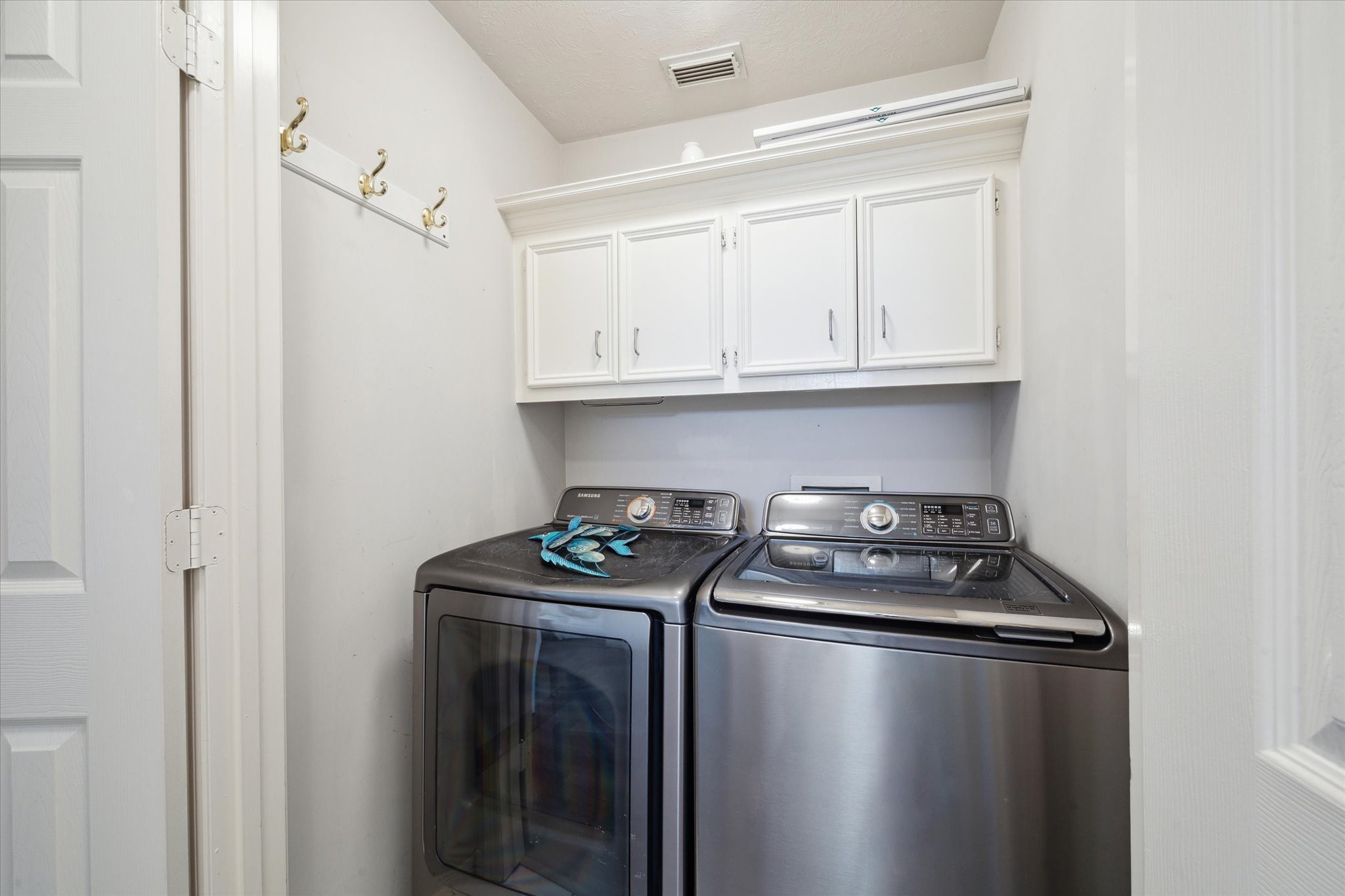 210 Easterly, Tiki Island, TX 77554
