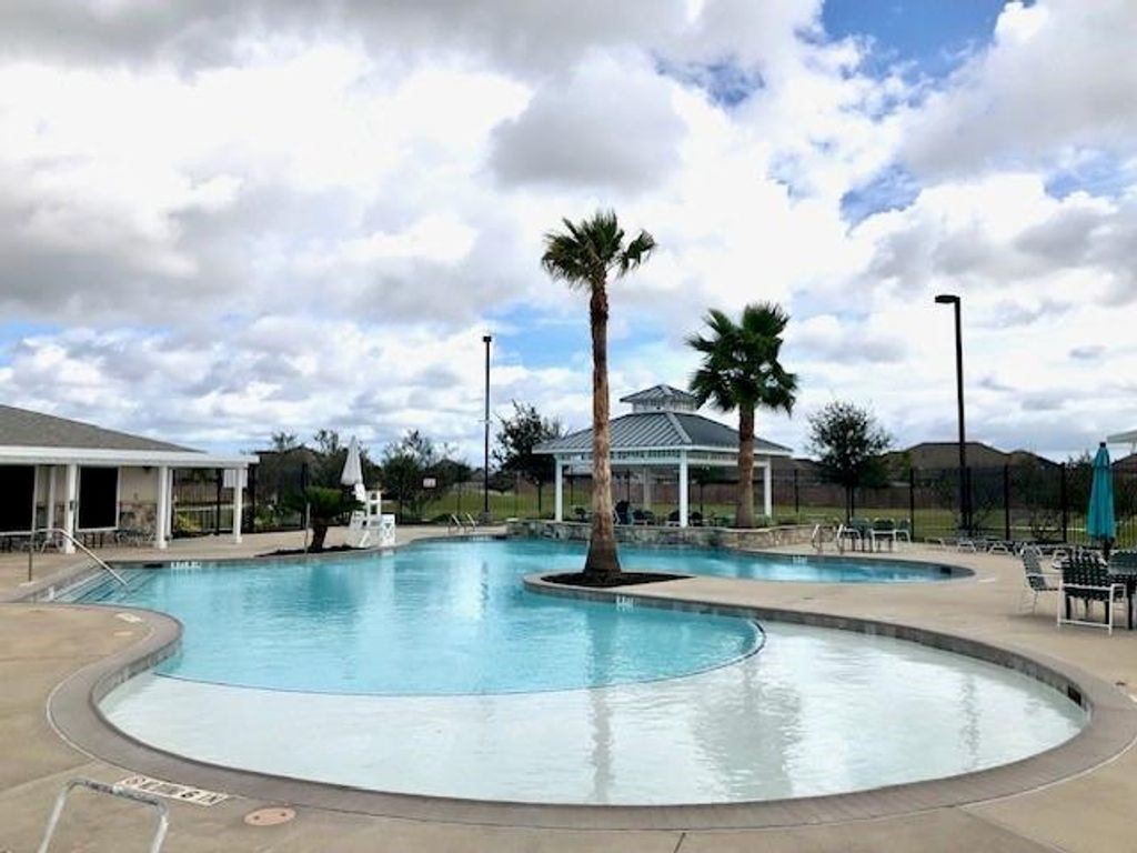 3007 Golden Isle Drive, Texas City, TX 77568