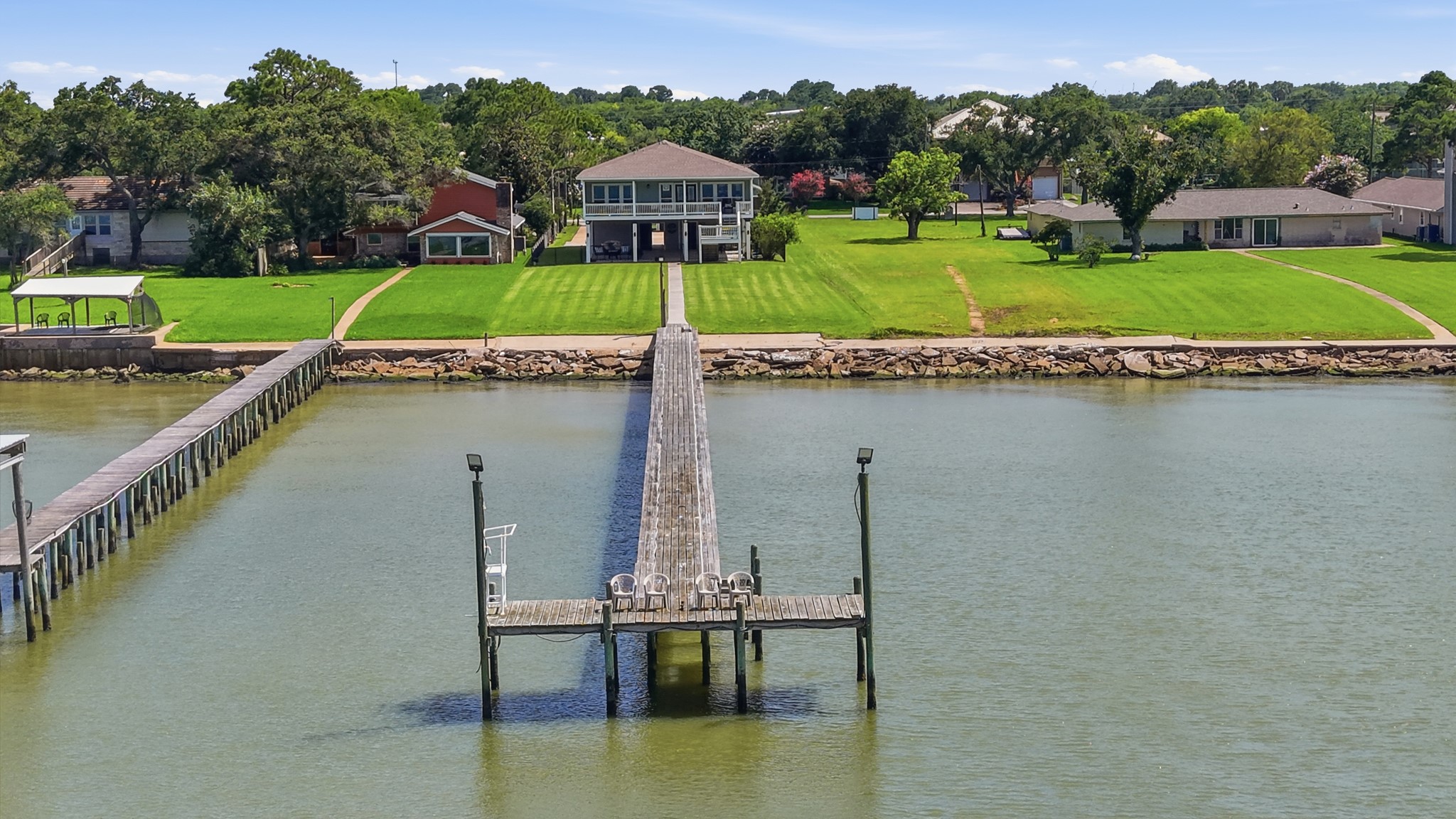 Walk down your private pier, completely equipped with water, electricity, and fishing lights.